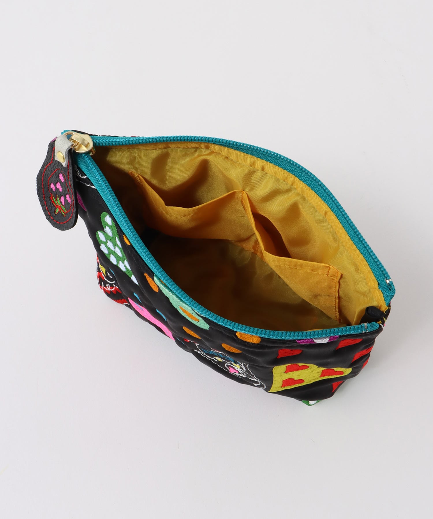 《期間限定WEB予約》ULOCO刺繍ポーチ2026