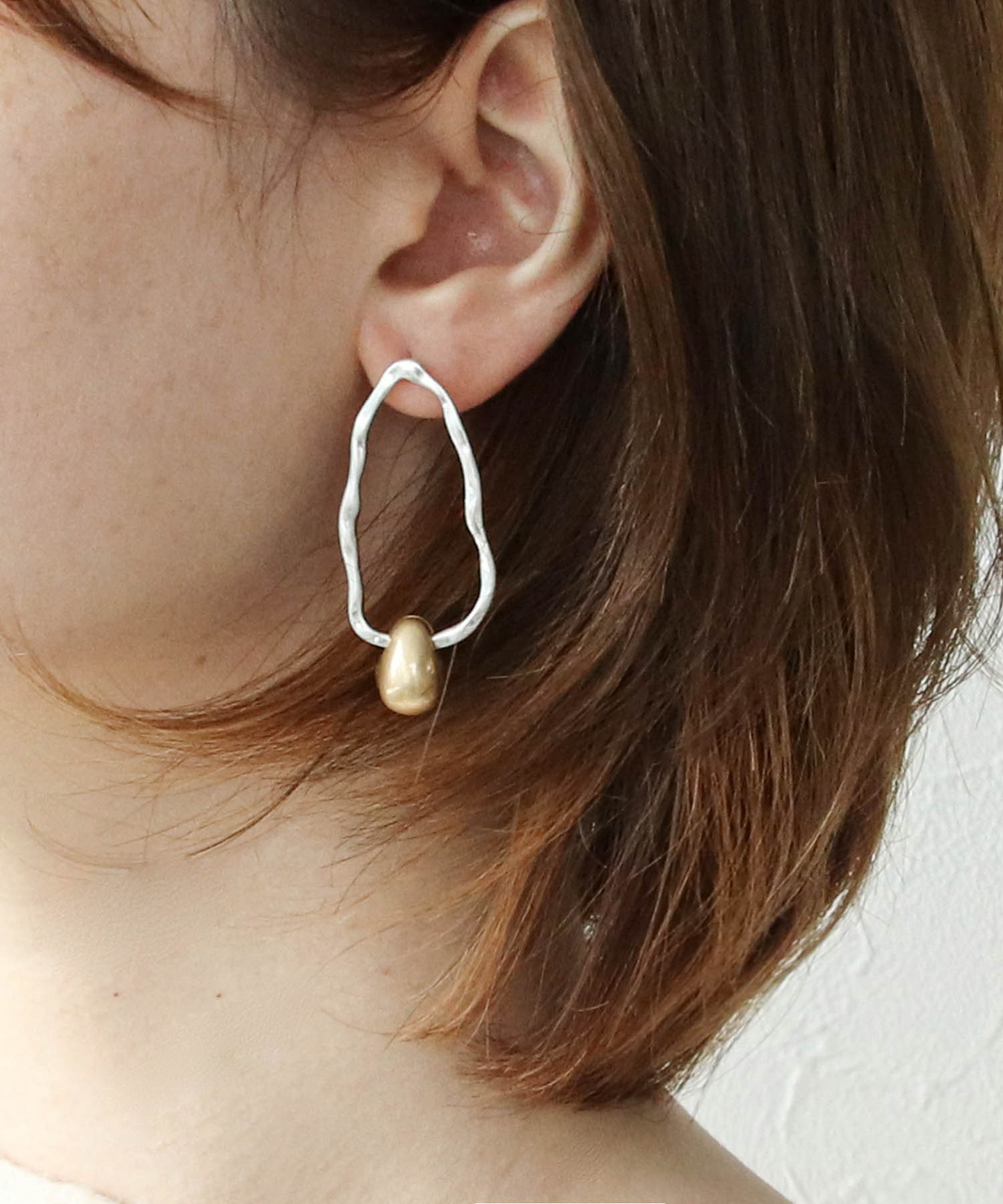LIMITED NUMBER / リミテッドナンバー】コンビメッキオーバルピアス 