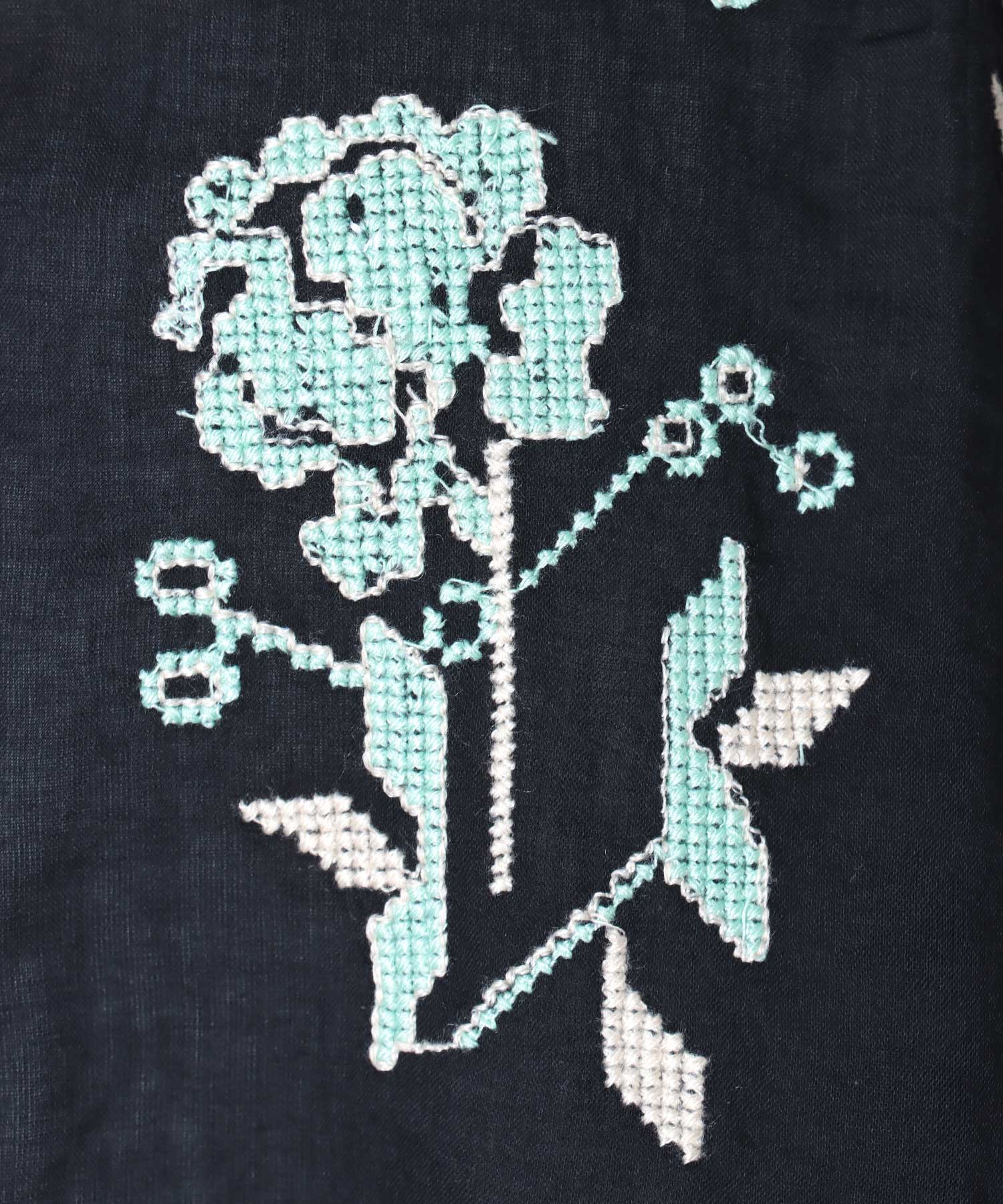 クロスステッチ刺繍キャンディースリーブブラウス On Jione Store アンドオン ジオン商事公式オンラインストア