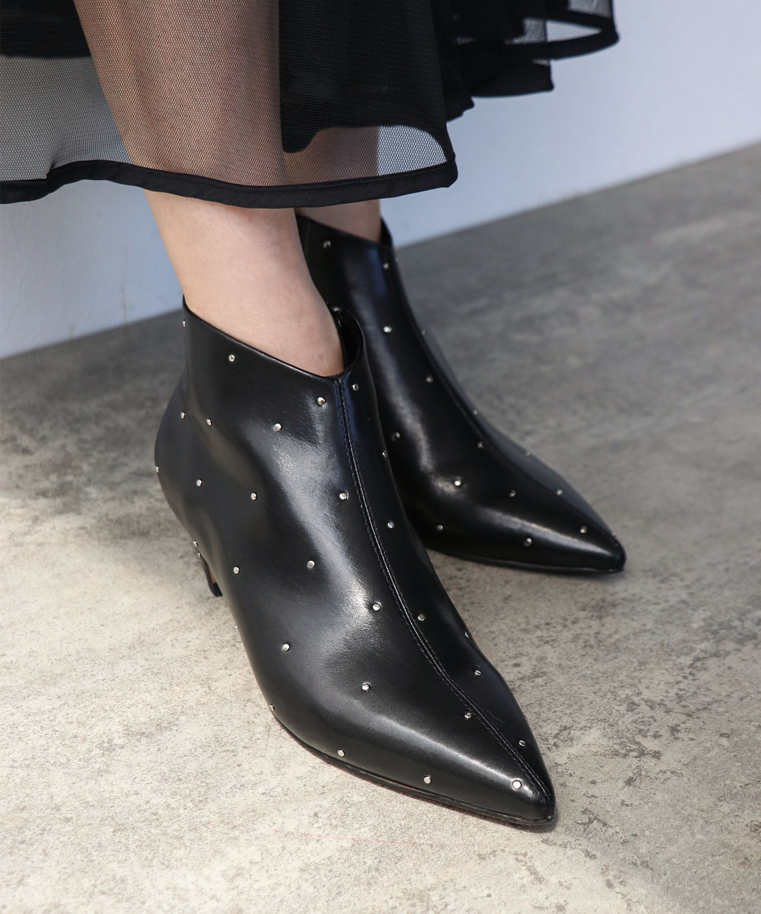 STUD POINTED BOOTS