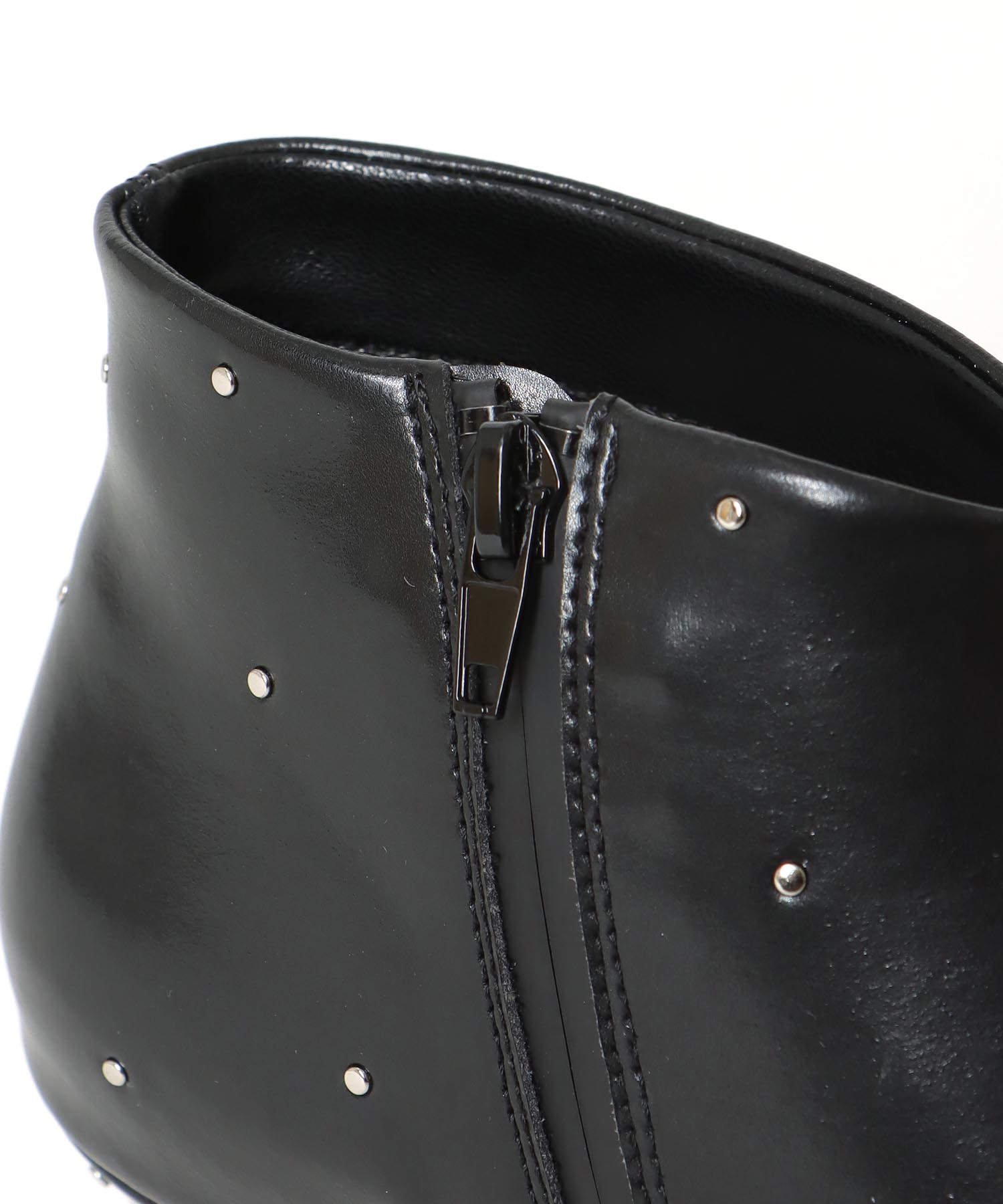 STUD POINTED BOOTS