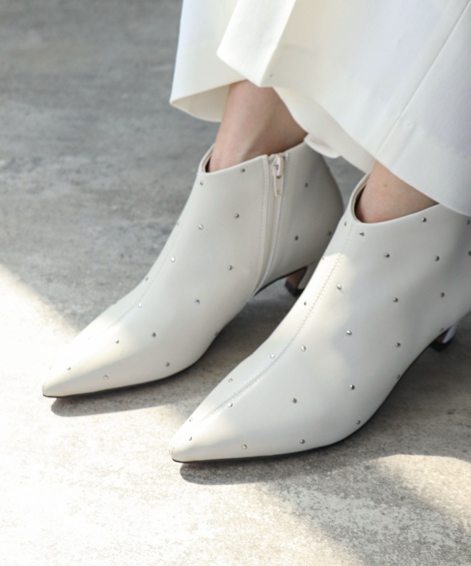 STUD POINTED BOOTS