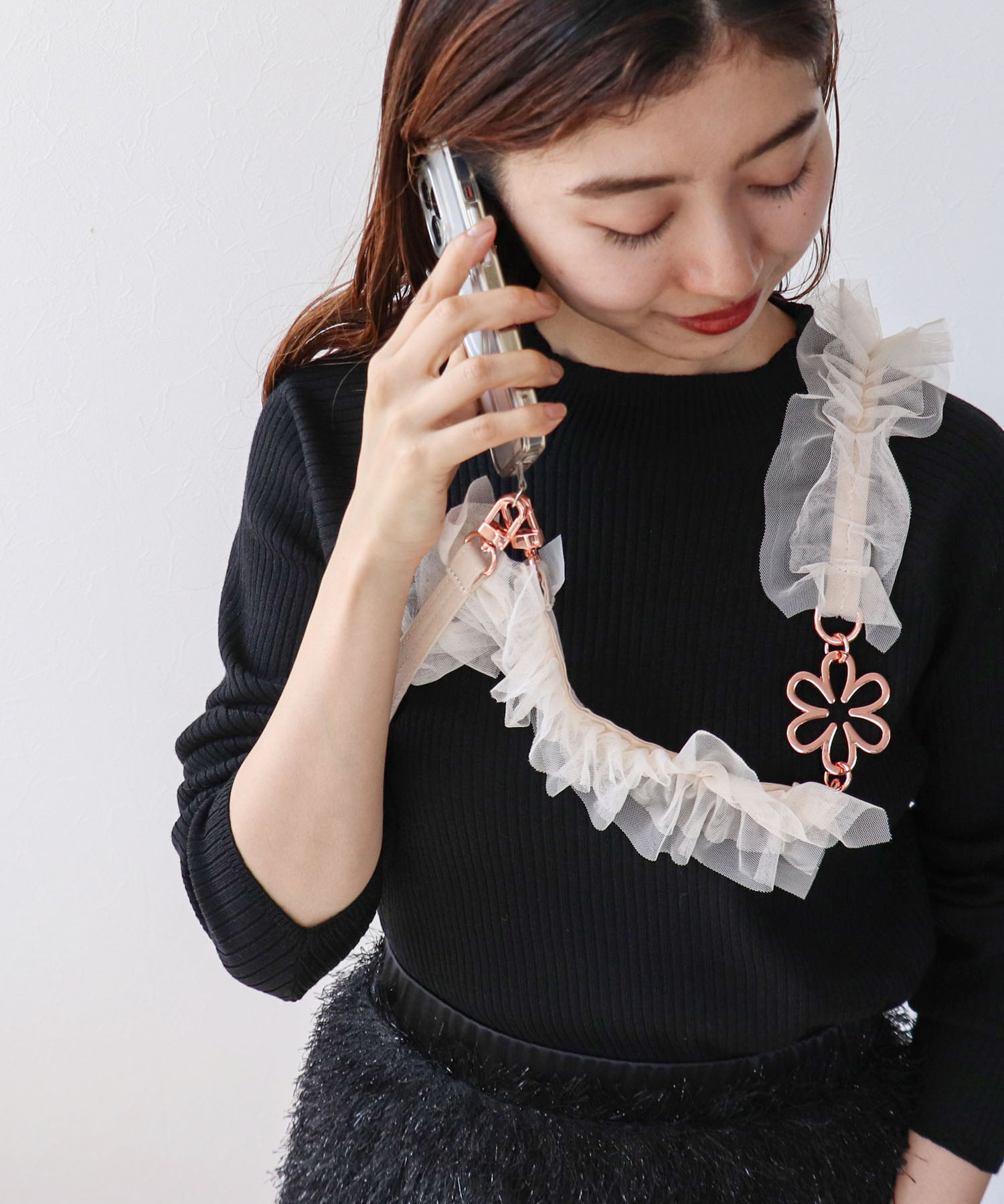 フラワーパーツスマホショルダー | AND ON JIONE STORE