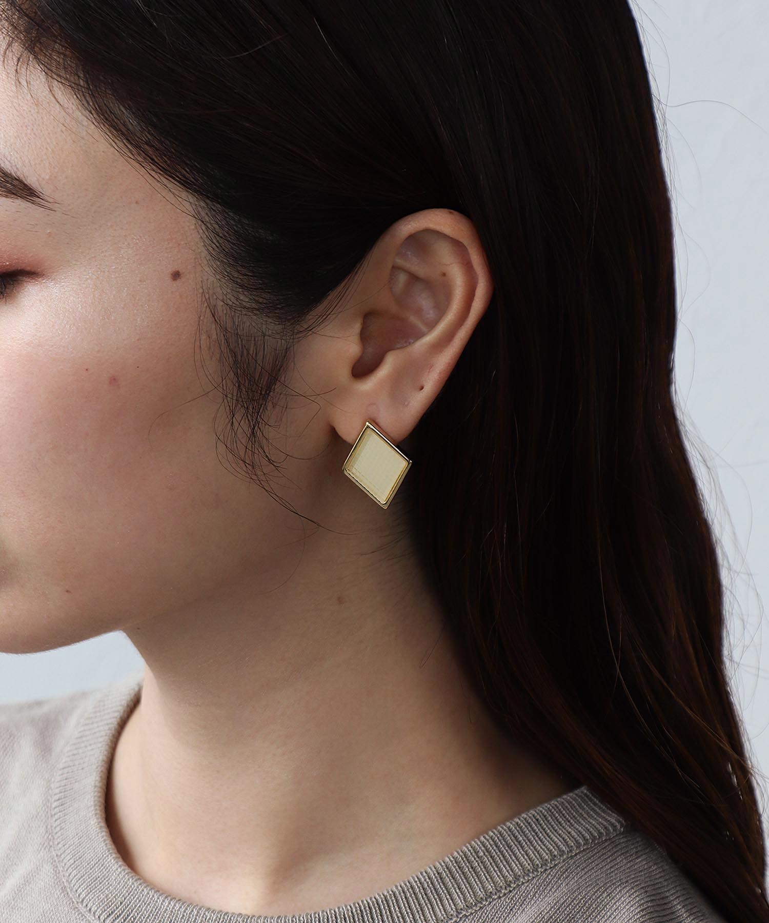 ダイヤカットピアス
