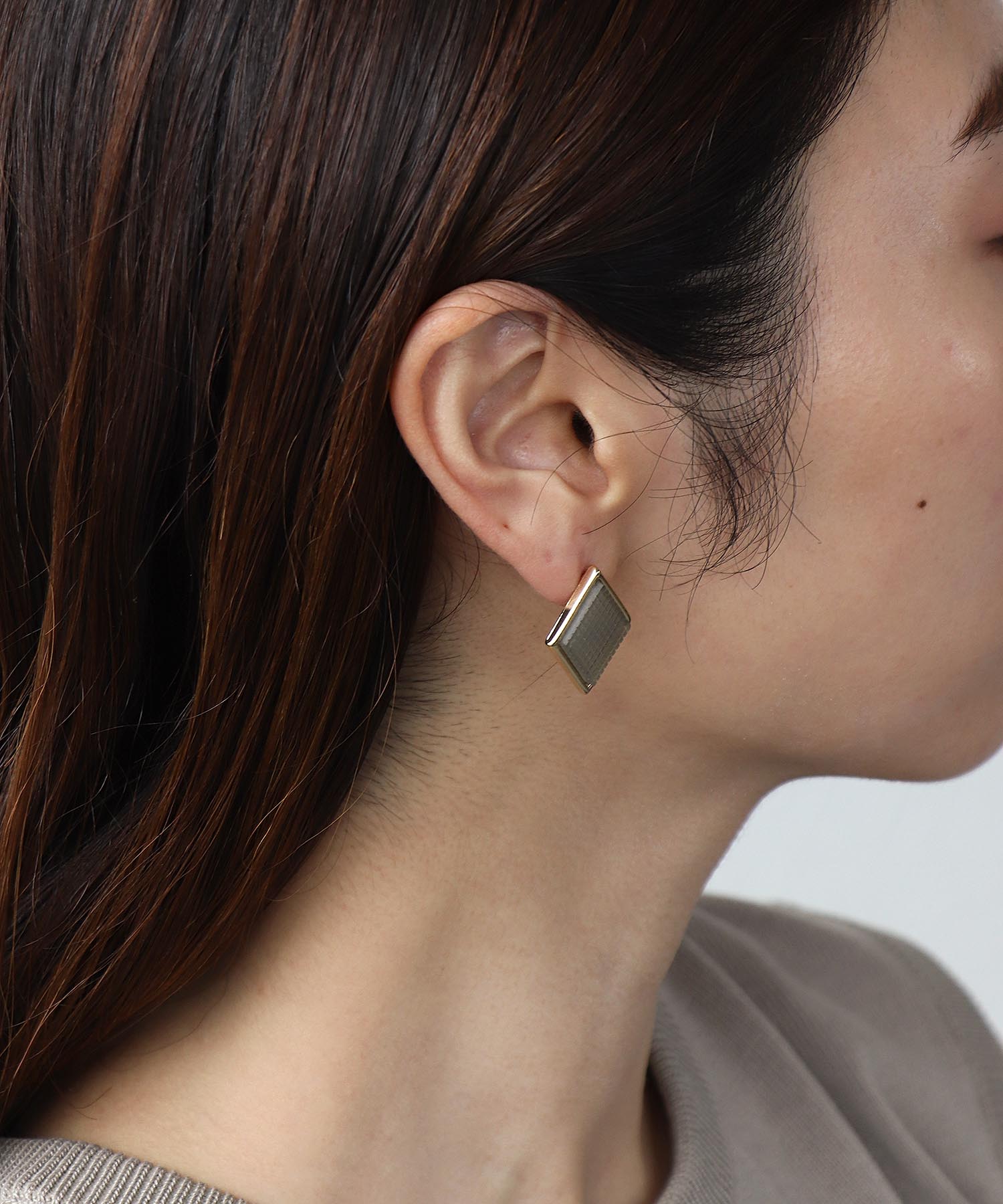 ダイヤカットピアス