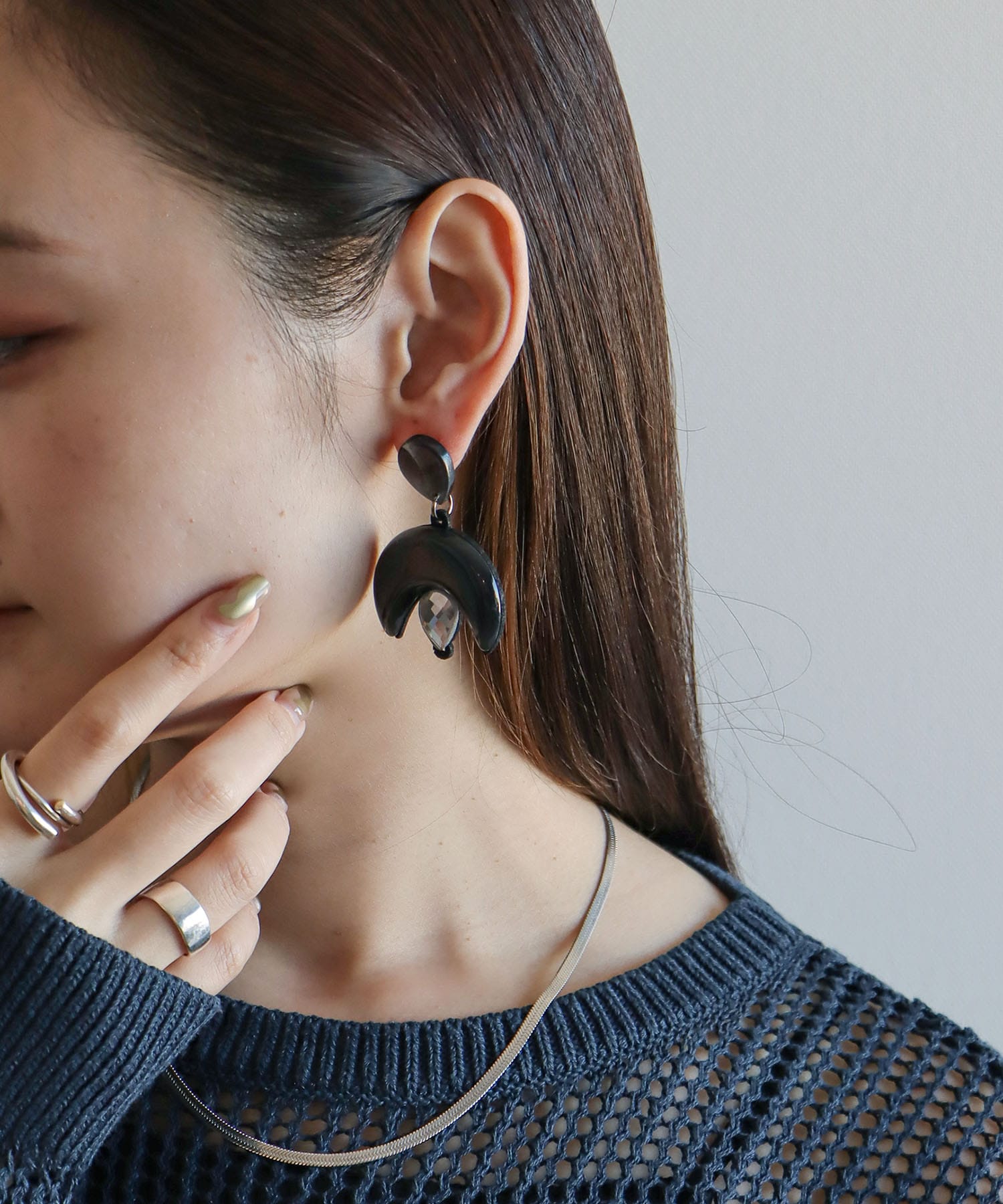 ムーンビジューピアス