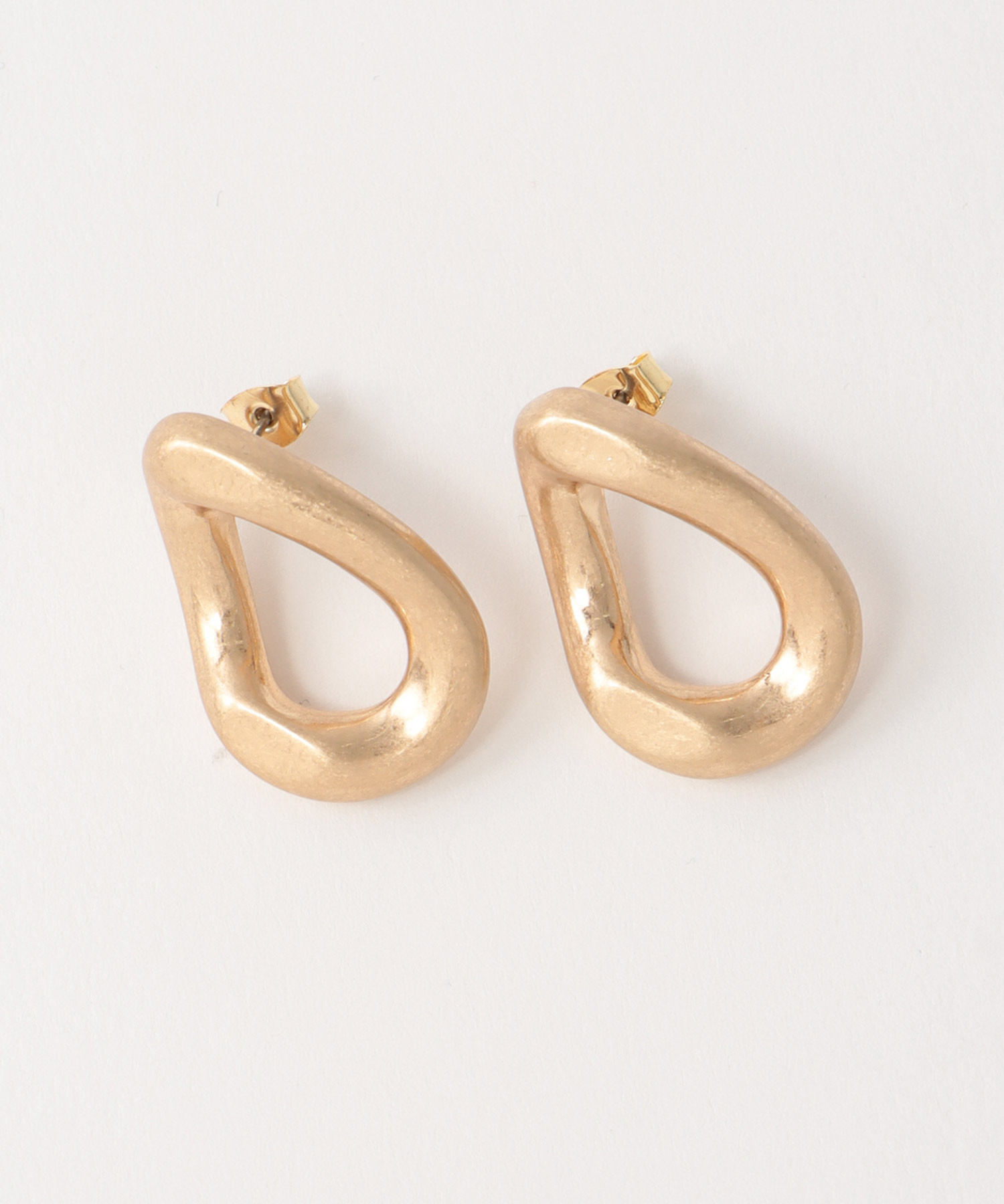 ツイストオーバルピアス
