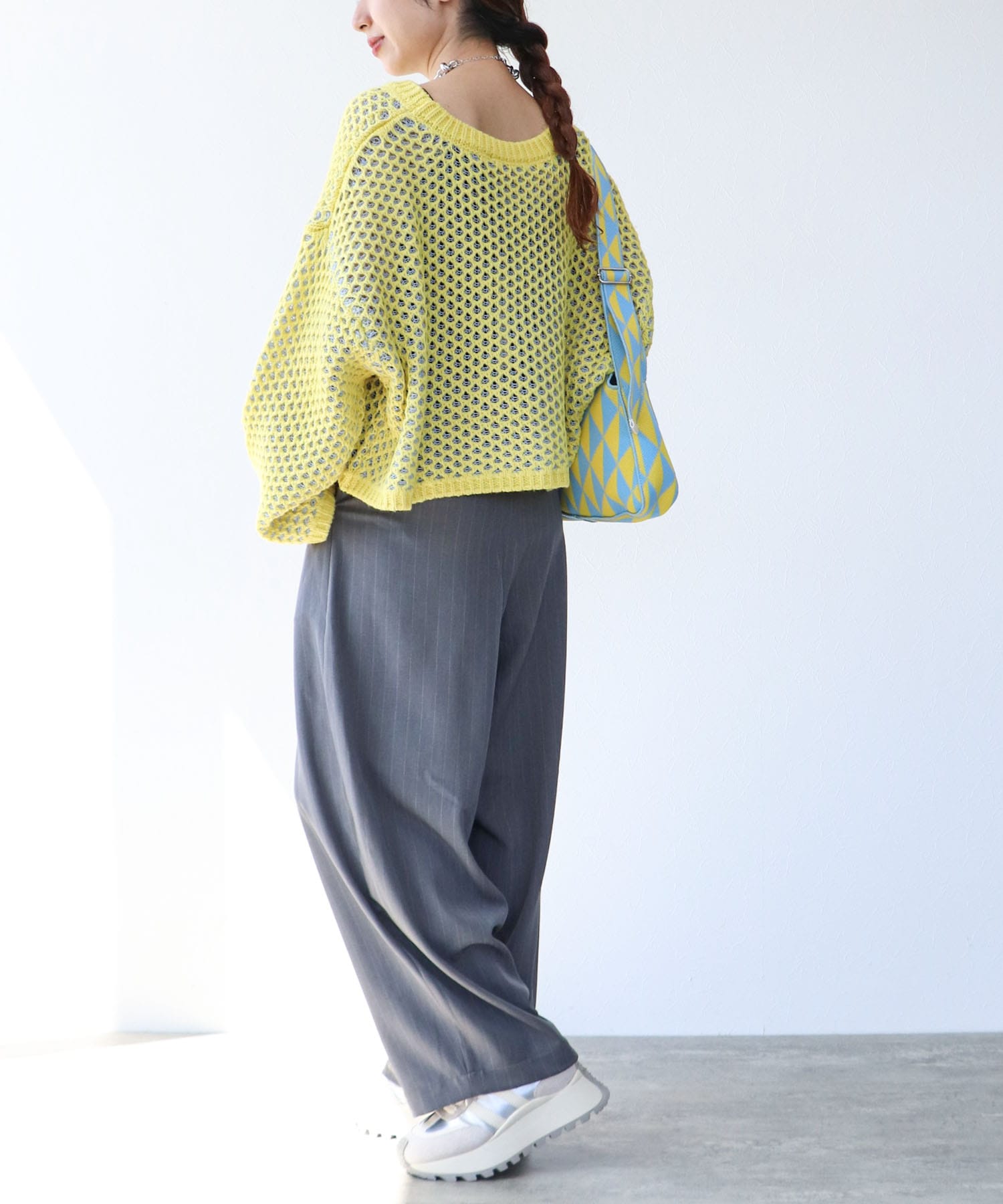 ストライプタックカーブパンツ | AND ON JIONE STORE