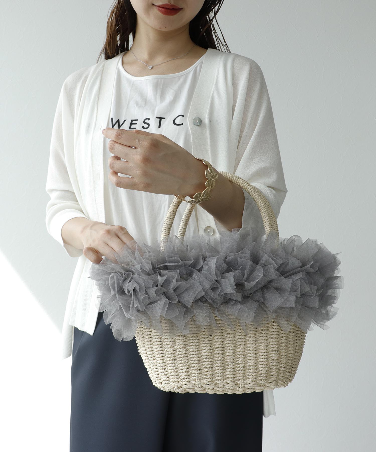 【WEB先行販売】チュールフリル飾りペーパーカゴバッグ