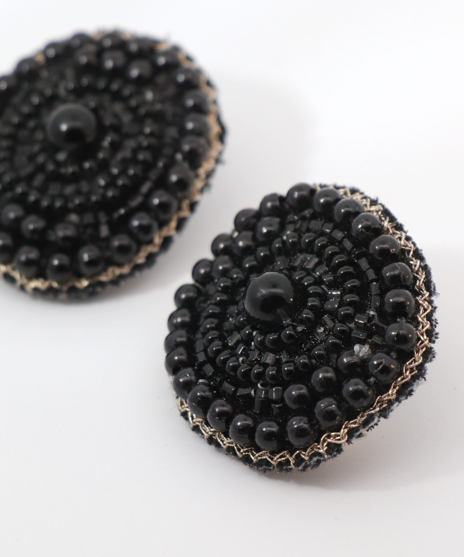 サークル刺繍イヤリング
