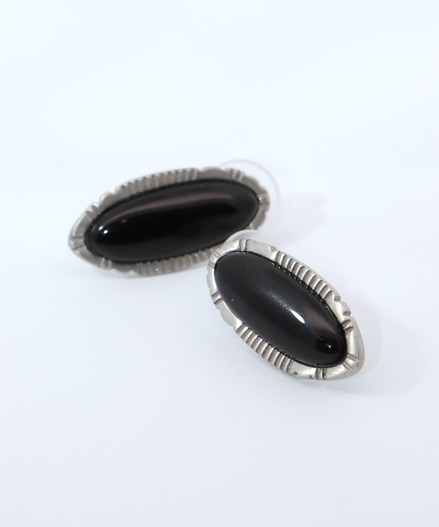 【LIMITED NUMBER】ストーンオーバルステンレスピアス