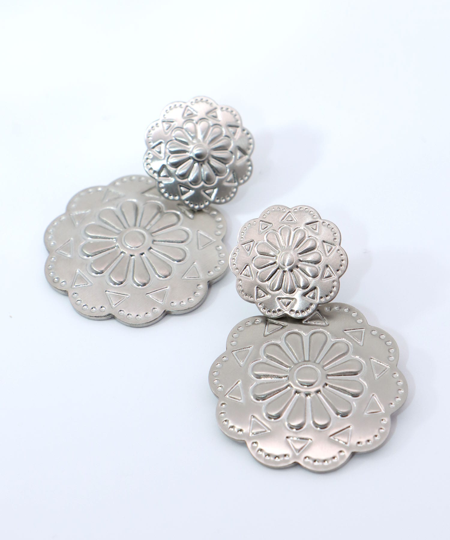 【LIMITED NUMBER】バックフラワーステンレスピアス