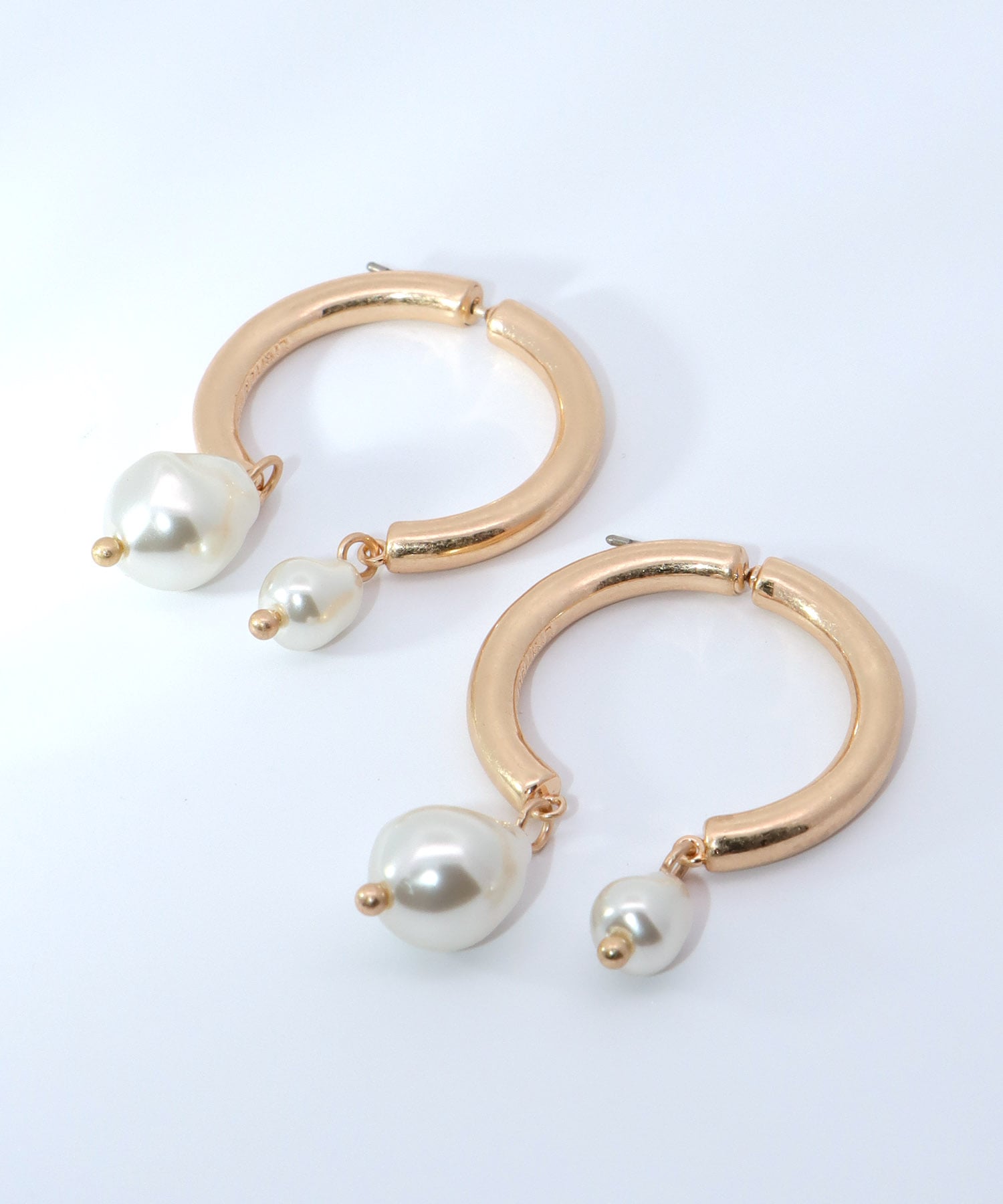 【LIMITED NUMBER】カーブメタルパールピアス
