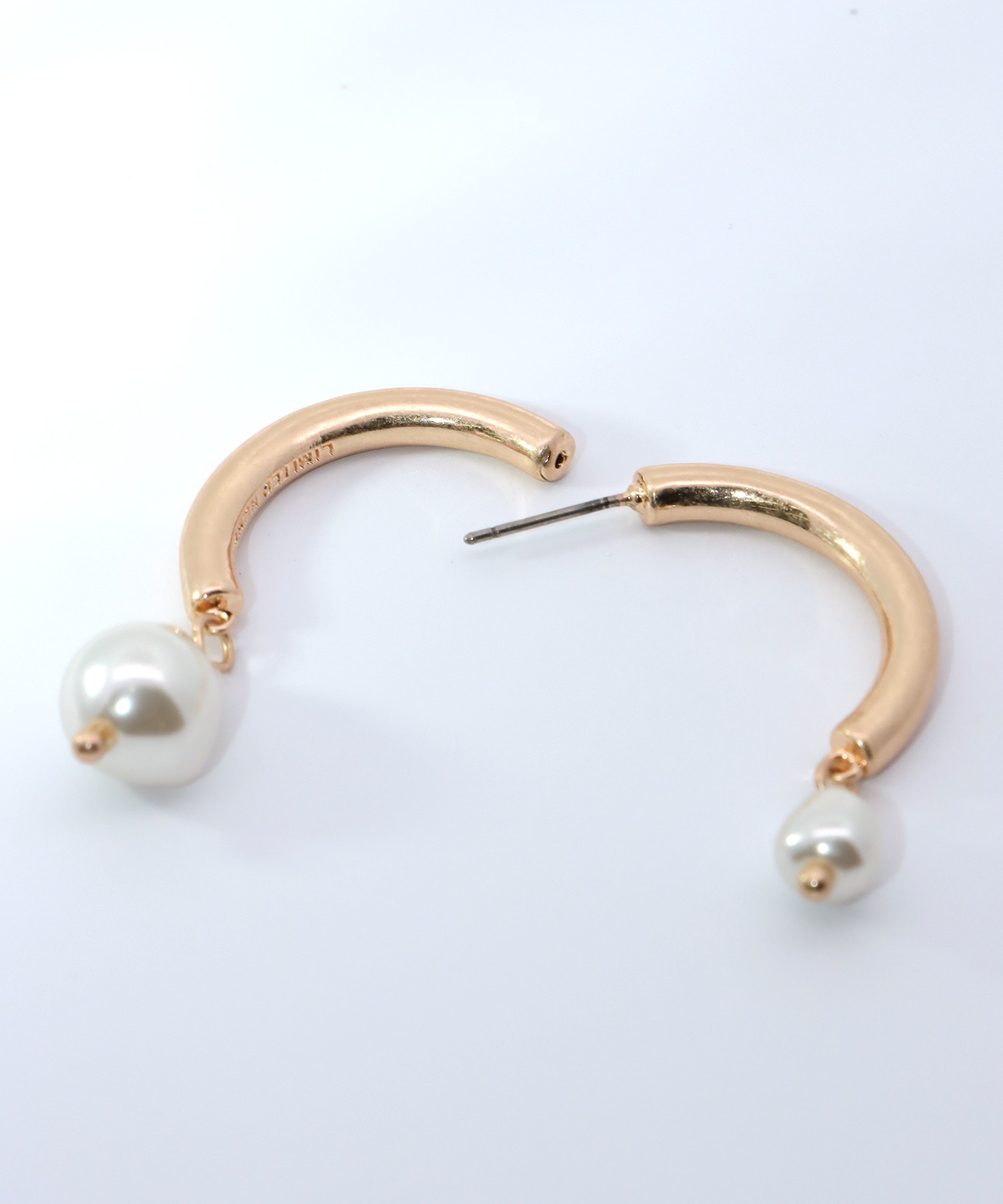 【LIMITED NUMBER】カーブメタルパールピアス