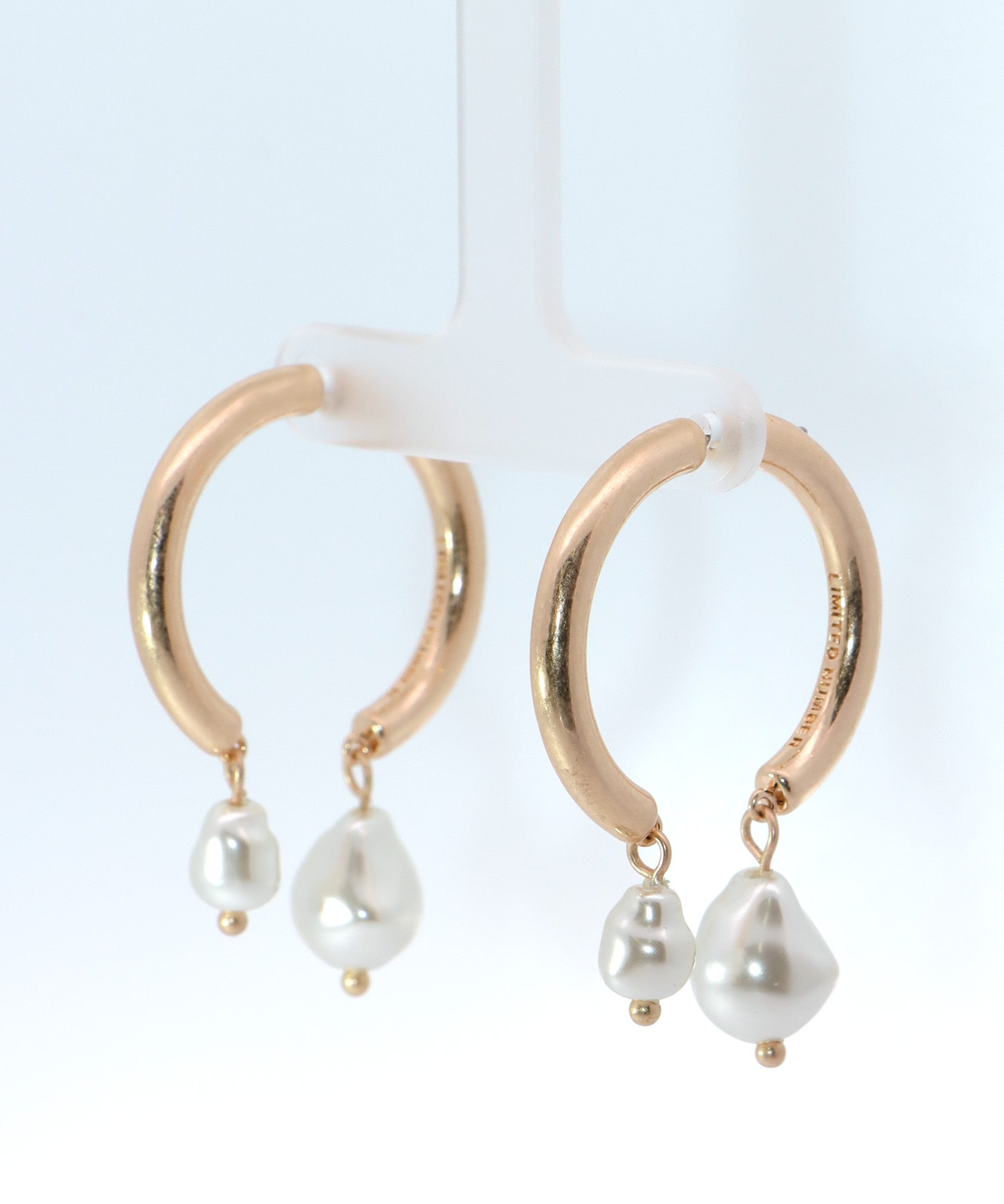 【LIMITED NUMBER】カーブメタルパールピアス