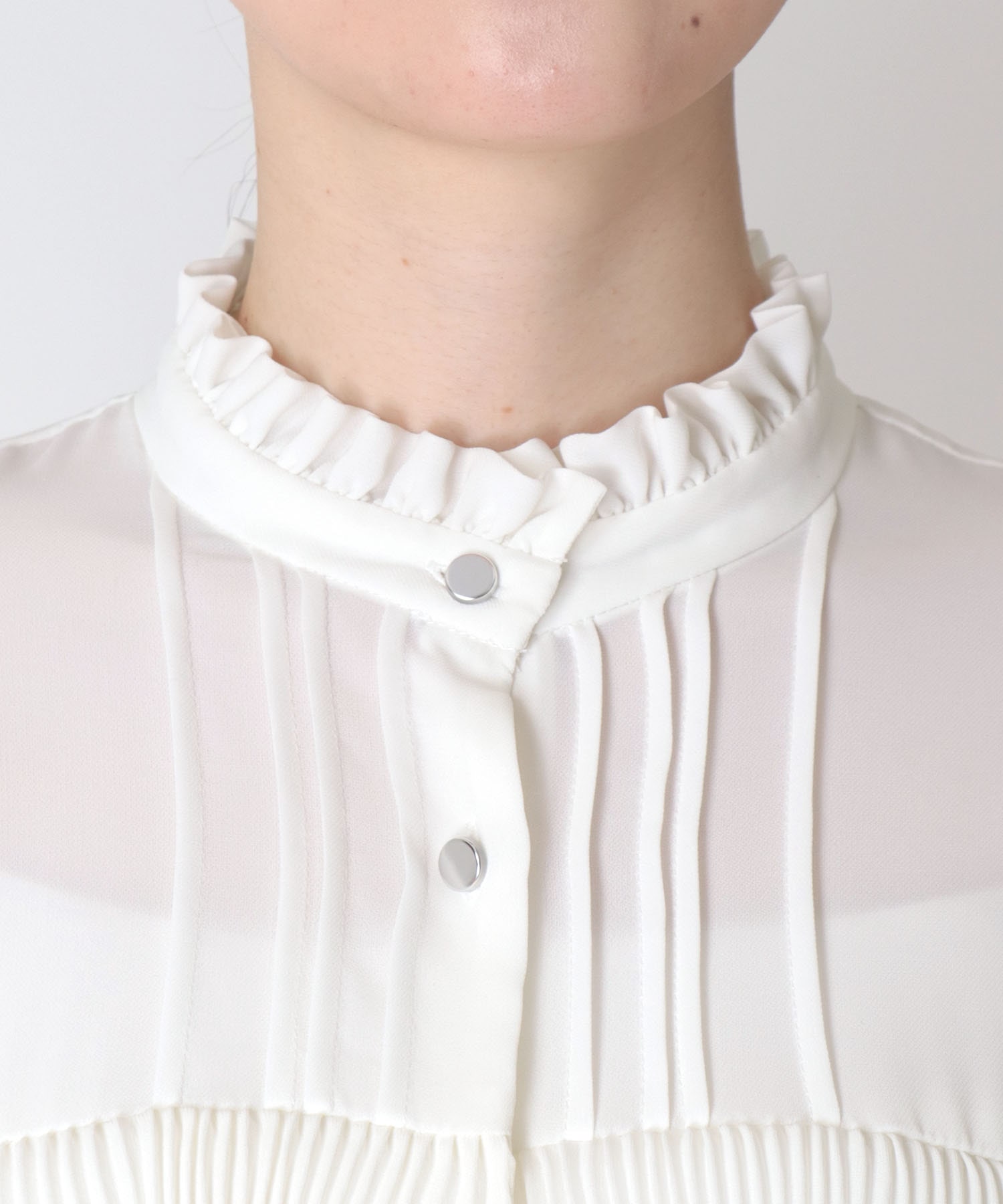 プリーツフリルブラウス