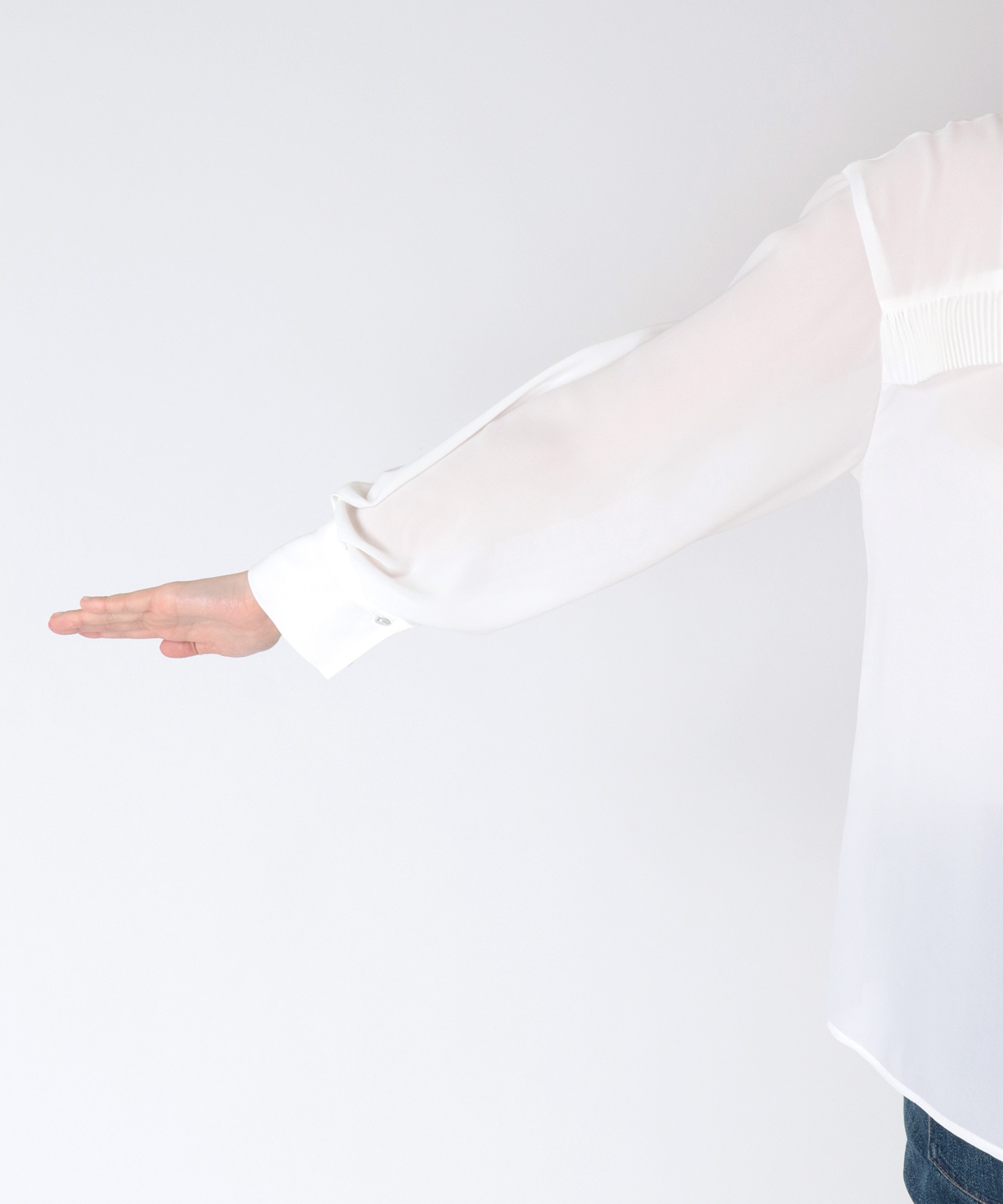 プリーツフリルブラウス