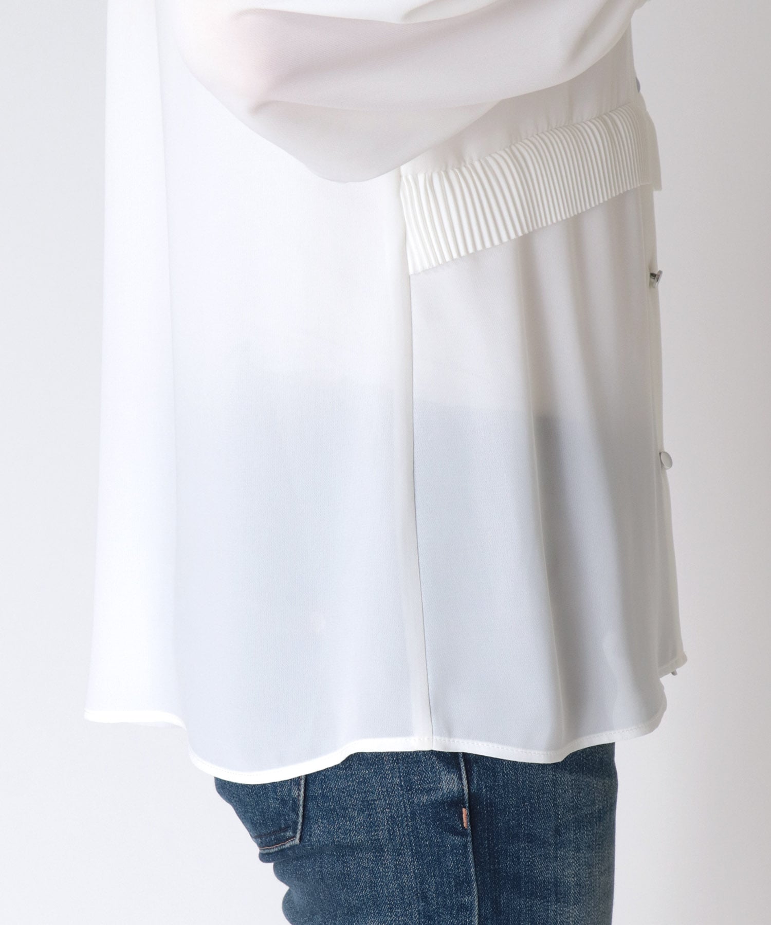 プリーツフリルブラウス