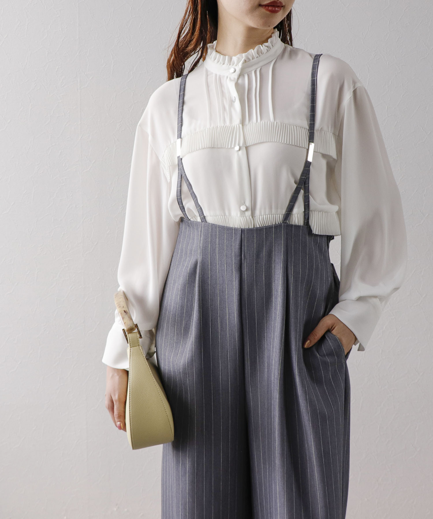 プリーツフリルブラウス