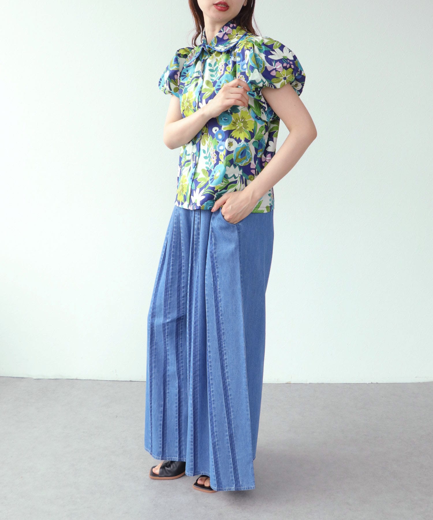 【WEB先行販売】草花プリントバルーン袖ブラウス