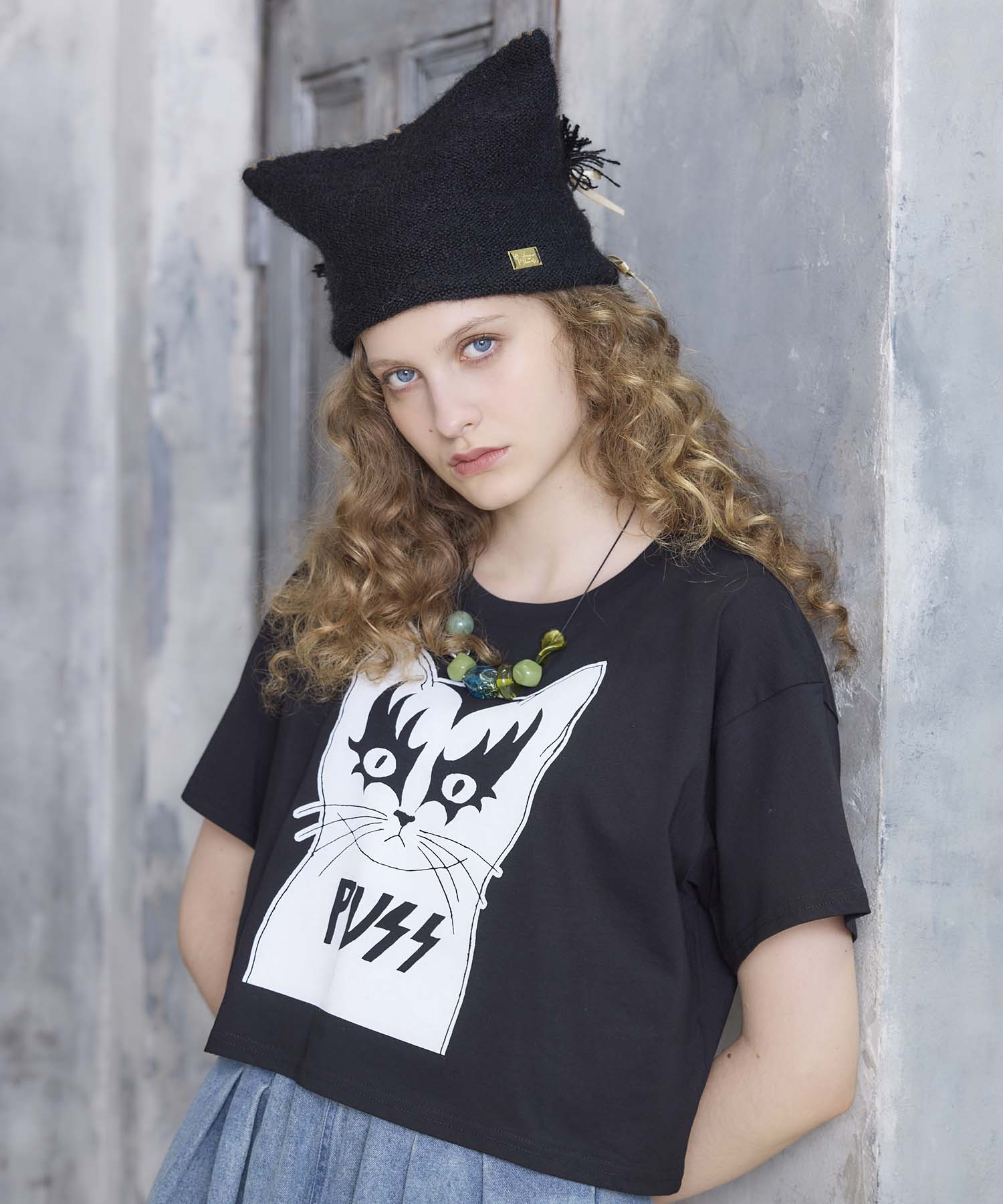 【BLACK SCORE】PUSS クロップドＴシャツ