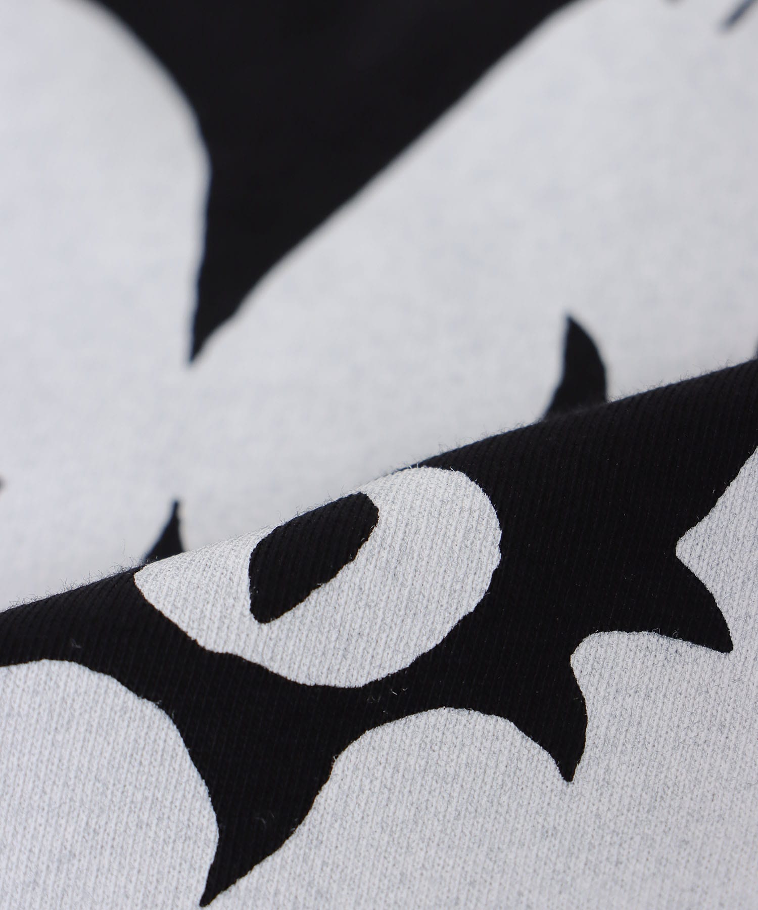 【BLACK SCORE】PUSS クロップドＴシャツ