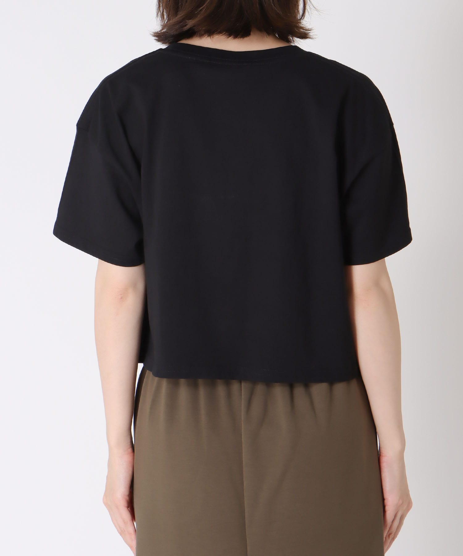 【BLACK SCORE】PUSS クロップドＴシャツ