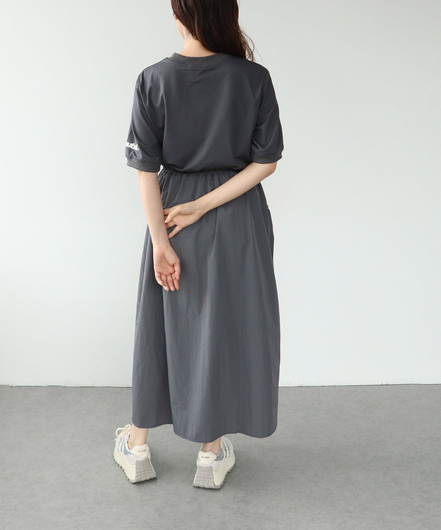 布帛切替ロゴカットワンピース