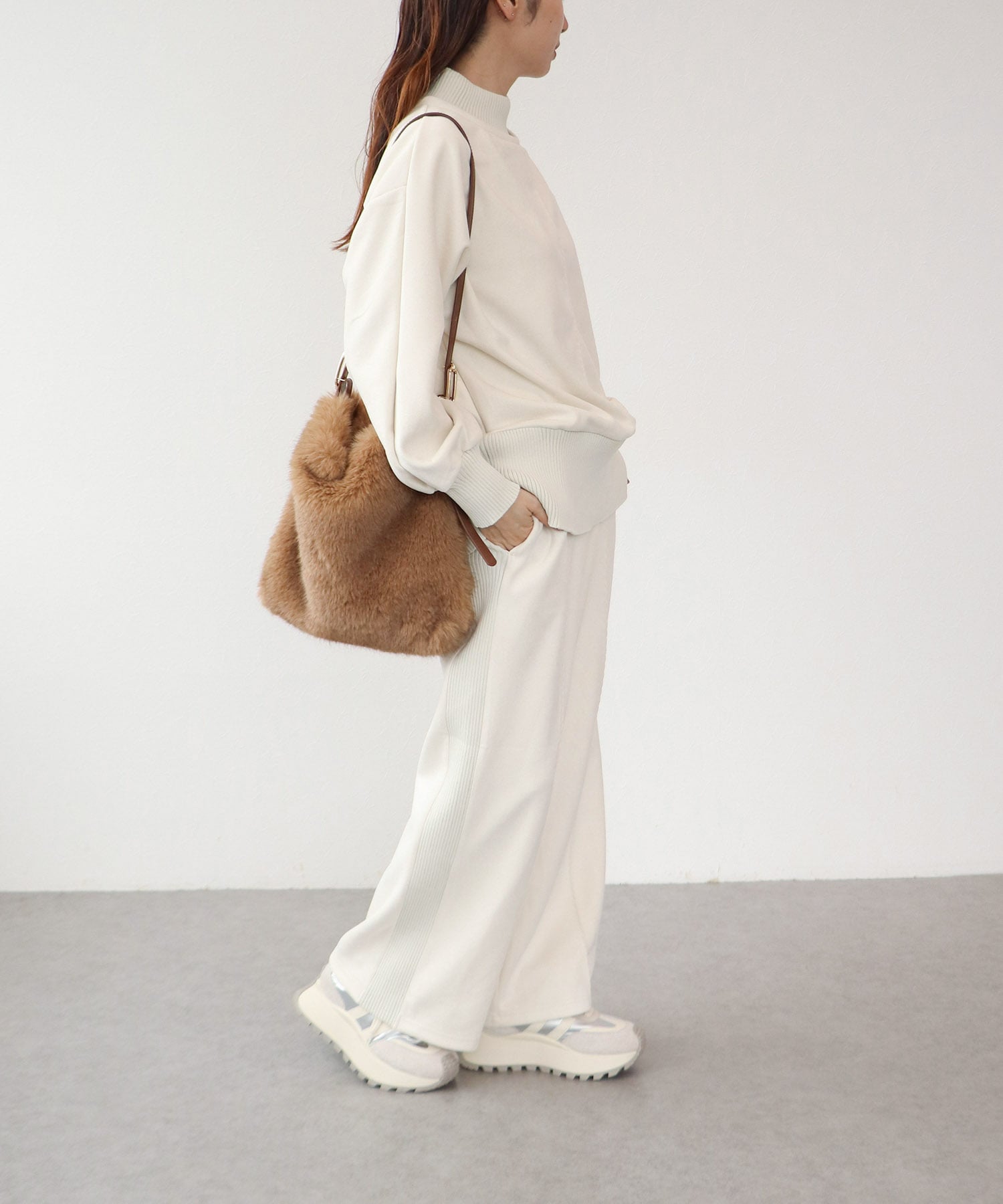 スエード×リブドルマンプルオーバー