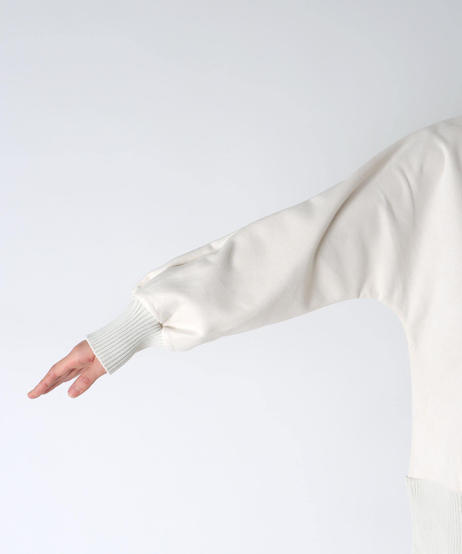 スエード×リブドルマンプルオーバー