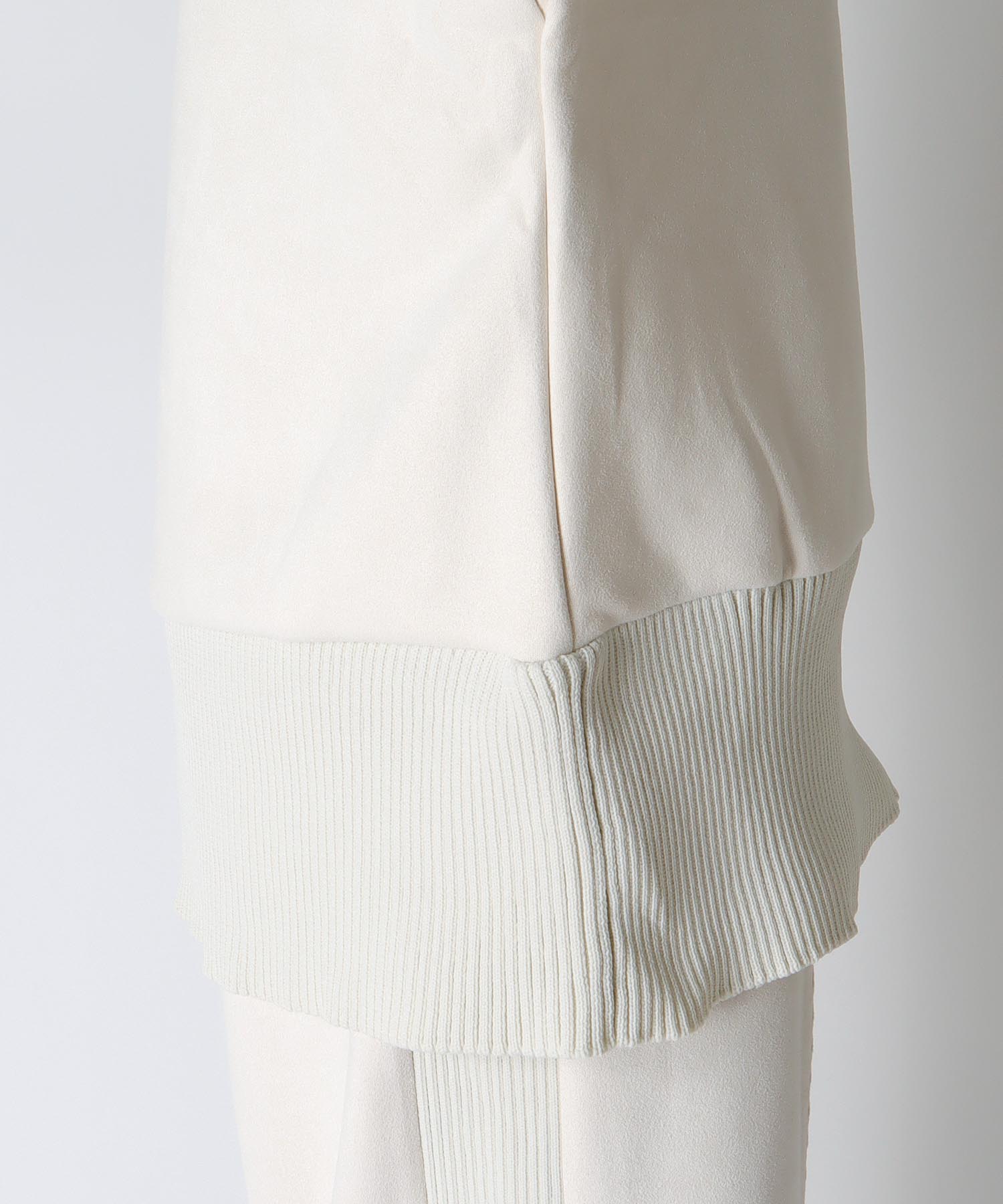 スエード×リブドルマンプルオーバー