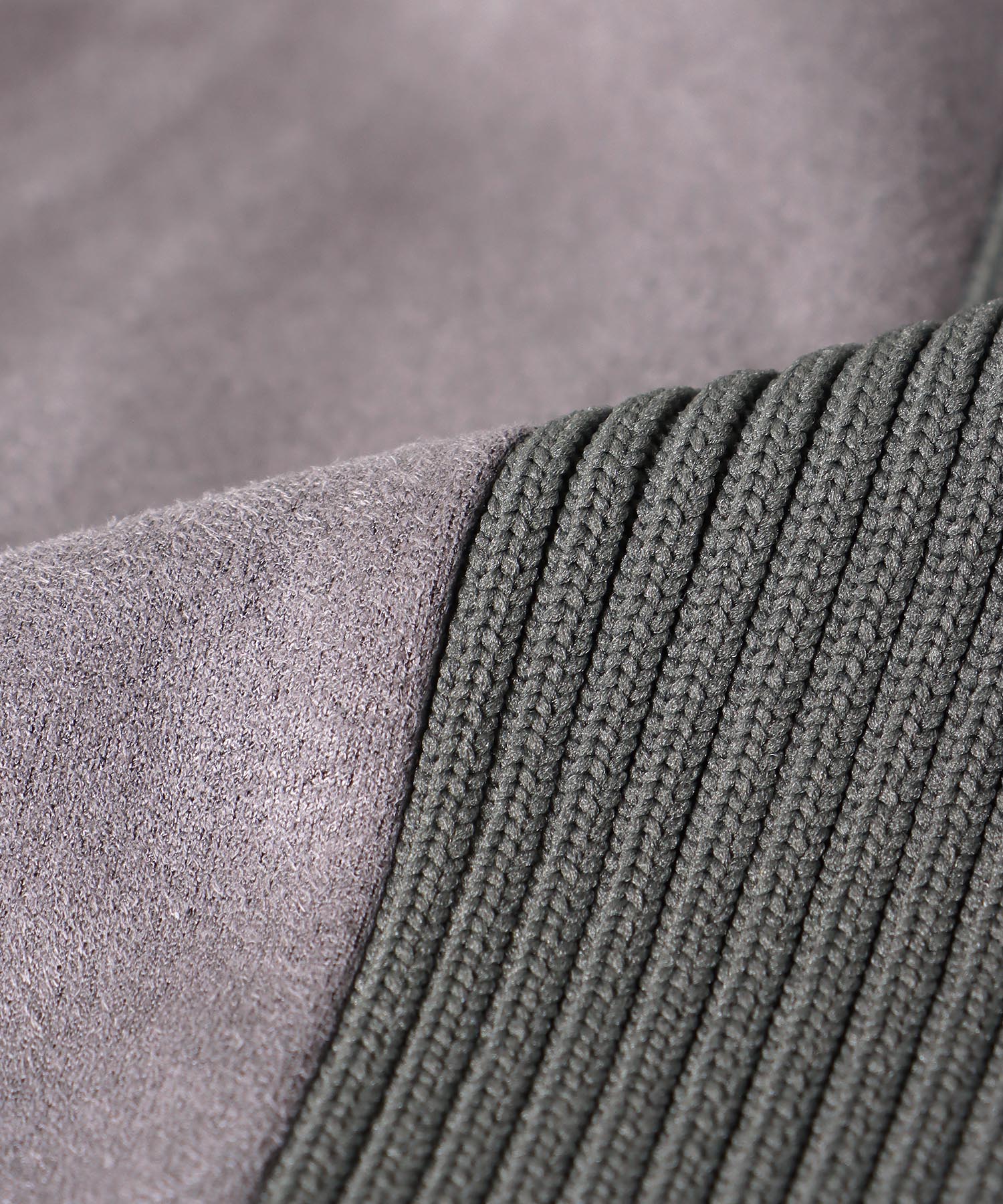 スエード×リブドルマンプルオーバー