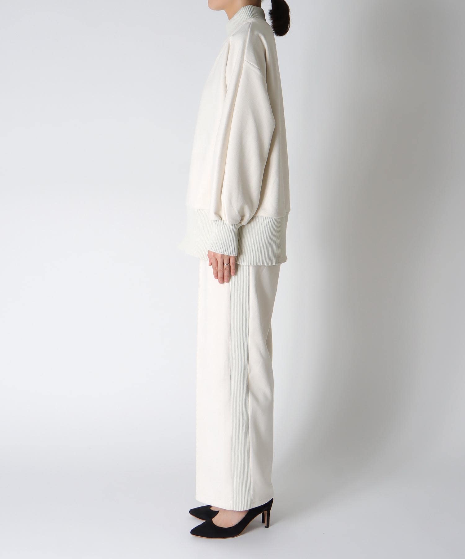 スエード×リブストレートパンツ