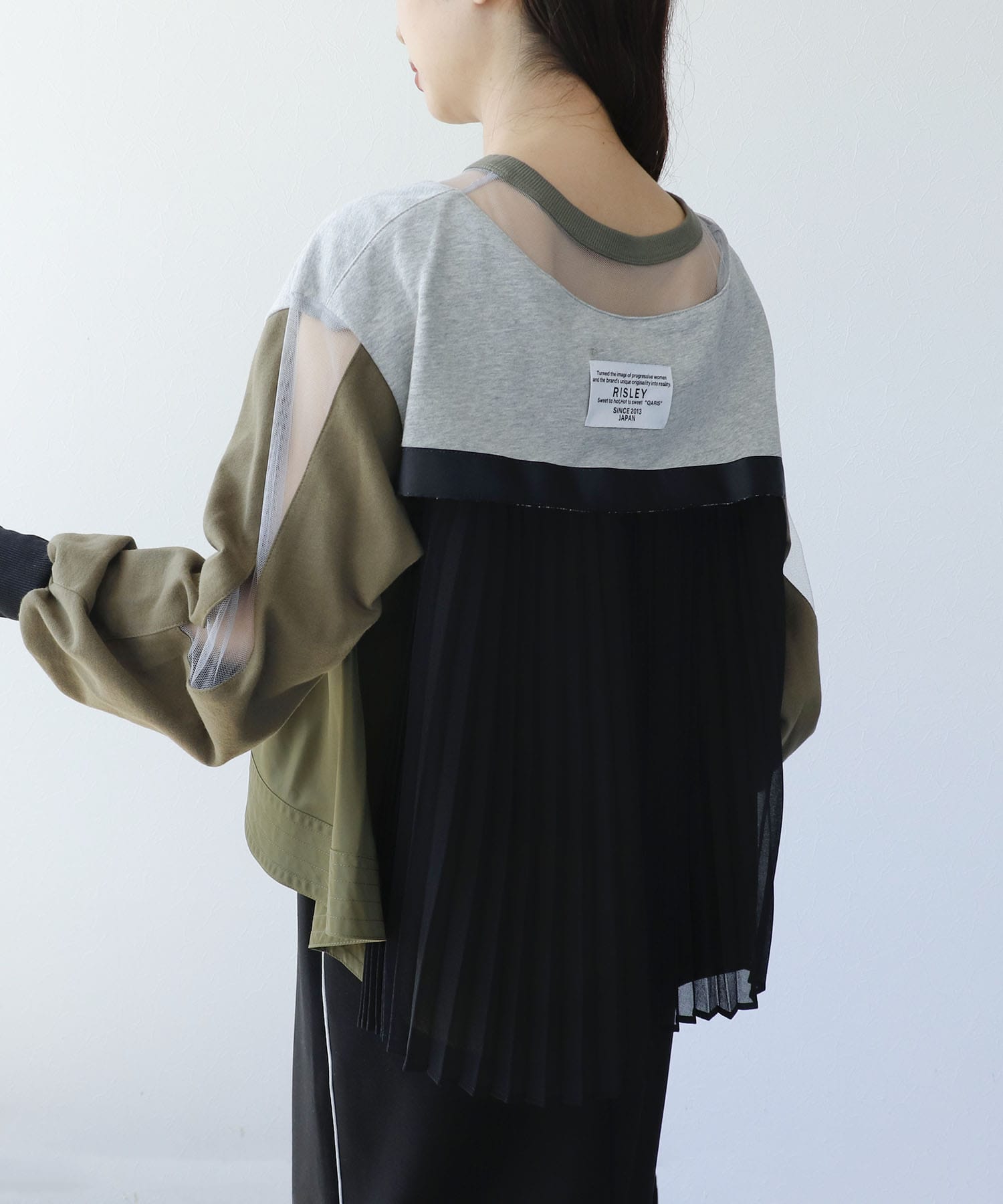 バックプリーツプルオーバー