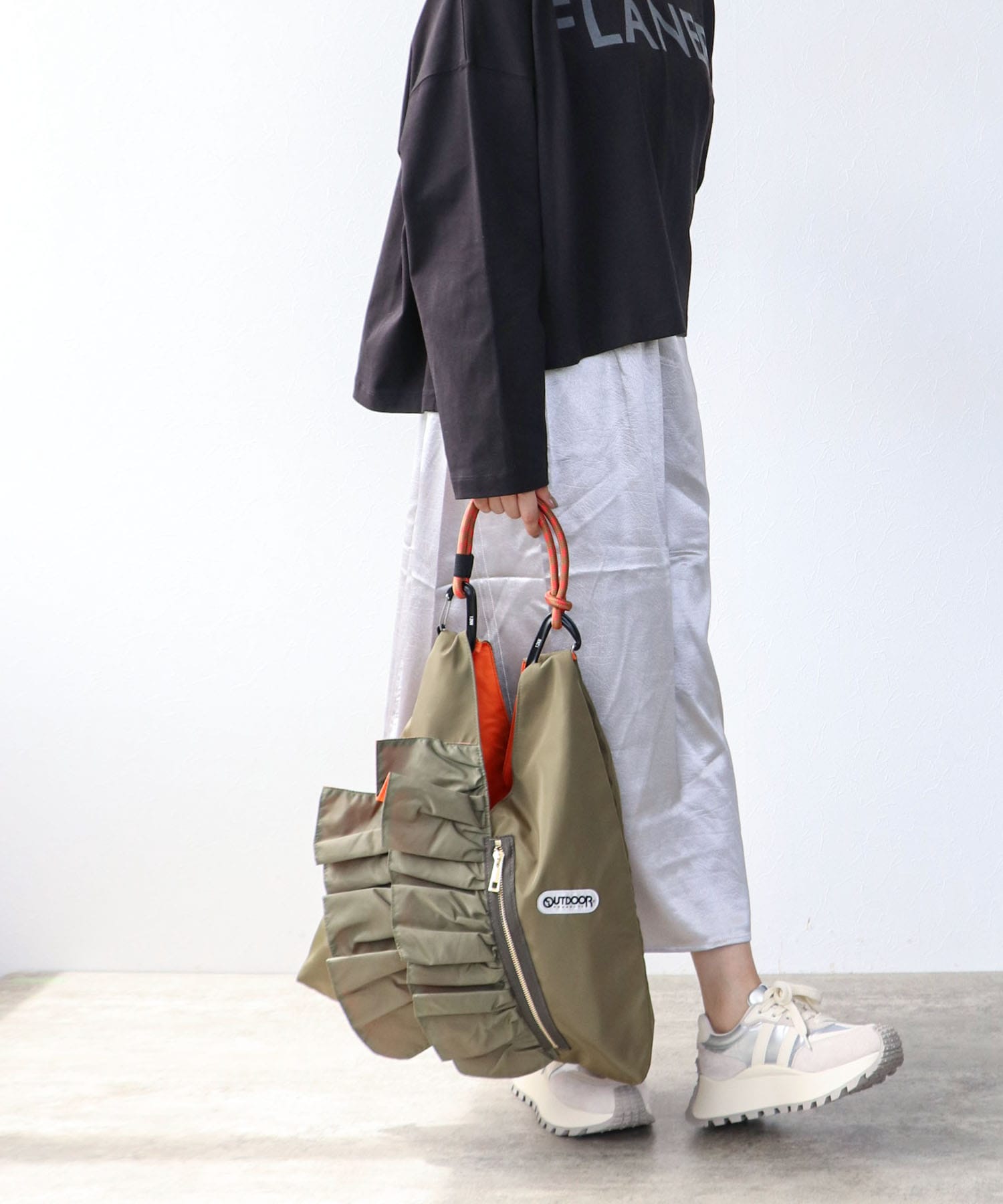 【OUTDOOR PRODUCTS】ティアードフリルバッグ