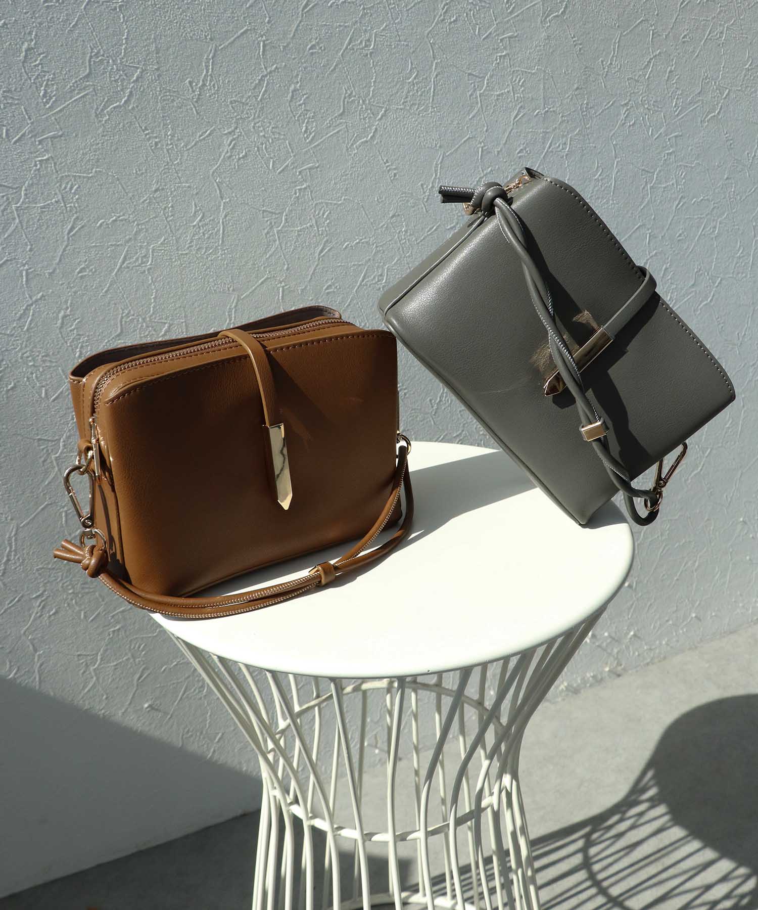 メタルフラップ３つ口ミニショルダーバッグ