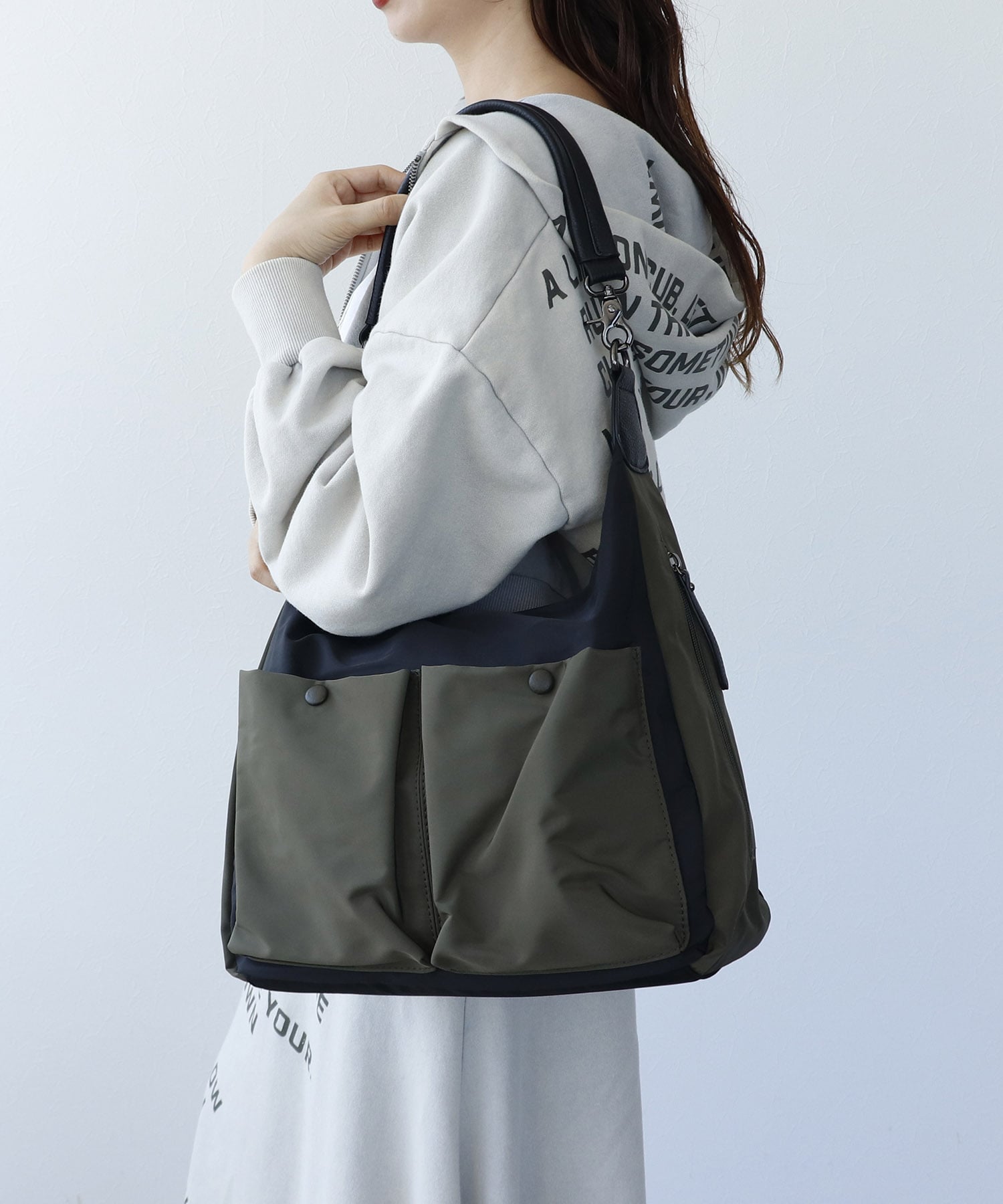 牛革×配色ナイロンWポケットショルダーバッグ