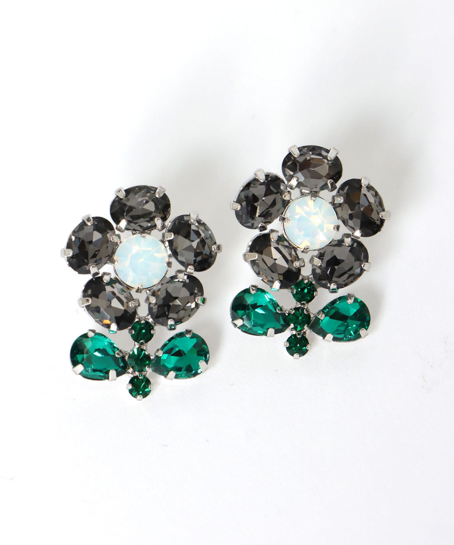 フラワービジューピアス