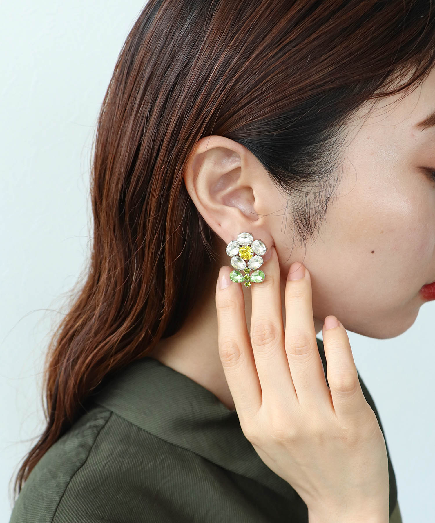 フラワービジューピアス