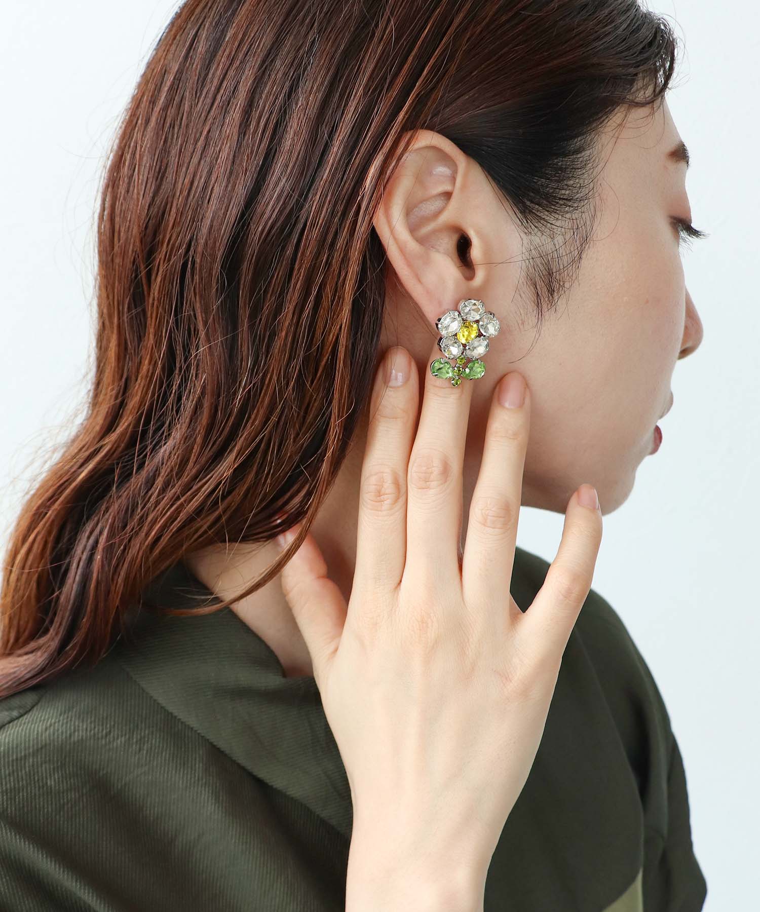フラワービジューピアス
