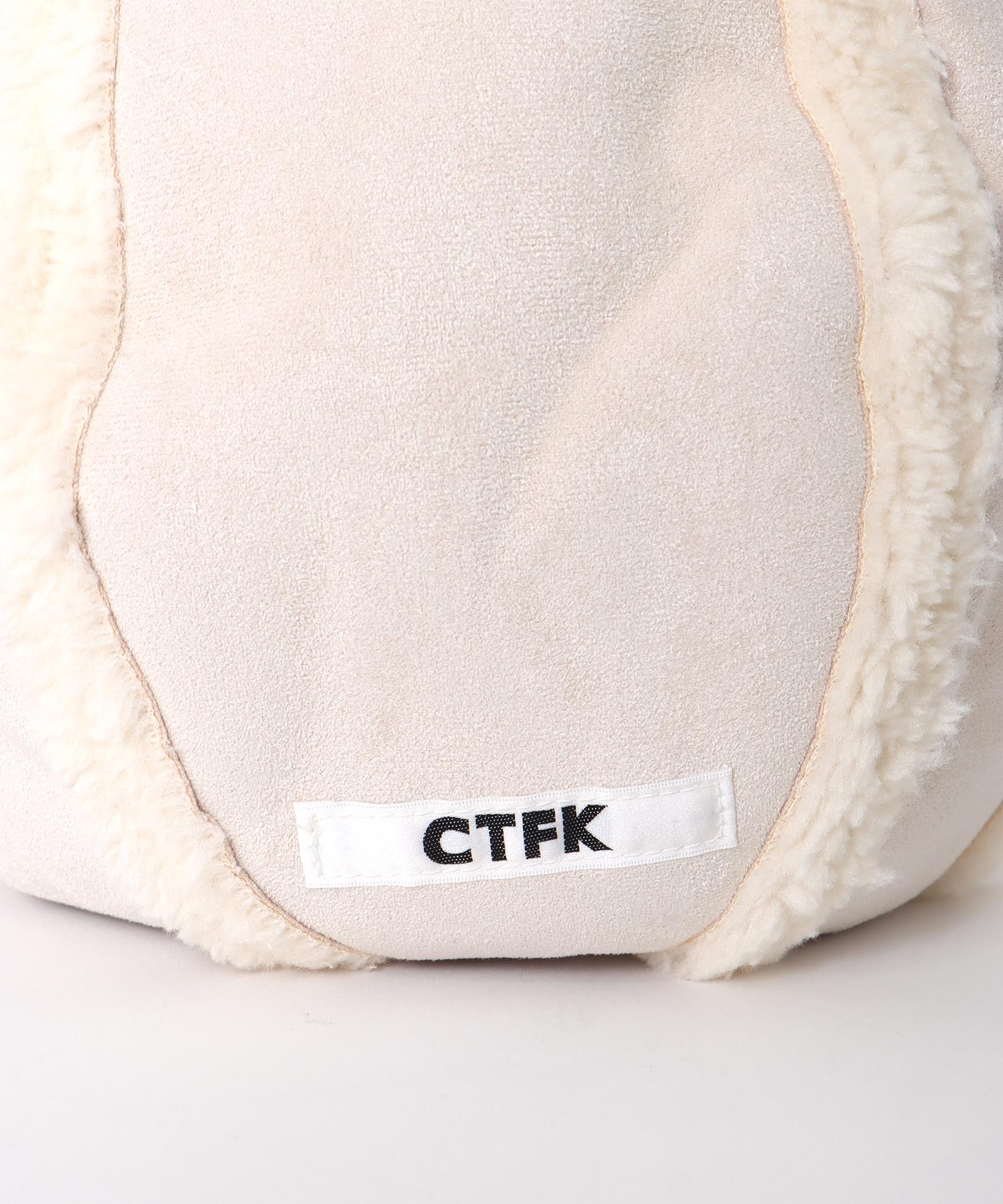 ムートンボールバッグ