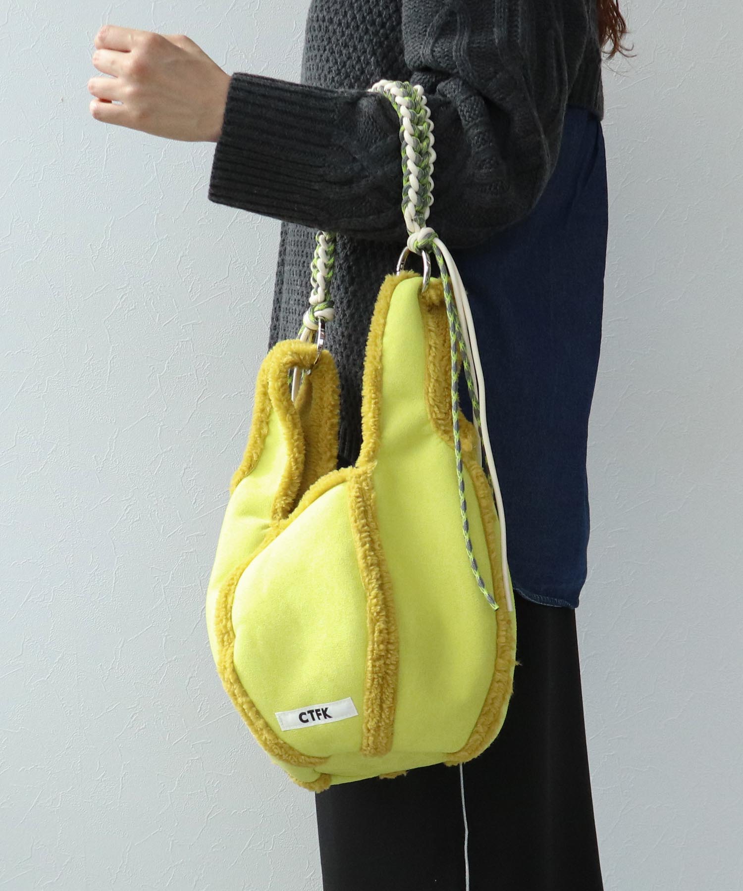 ムートンボールバッグ