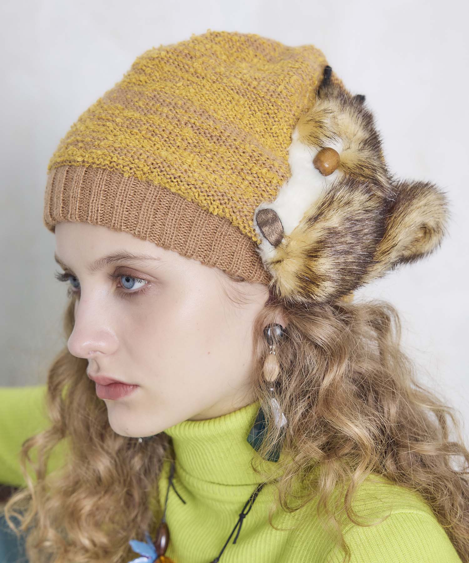 リスのニットキャップ