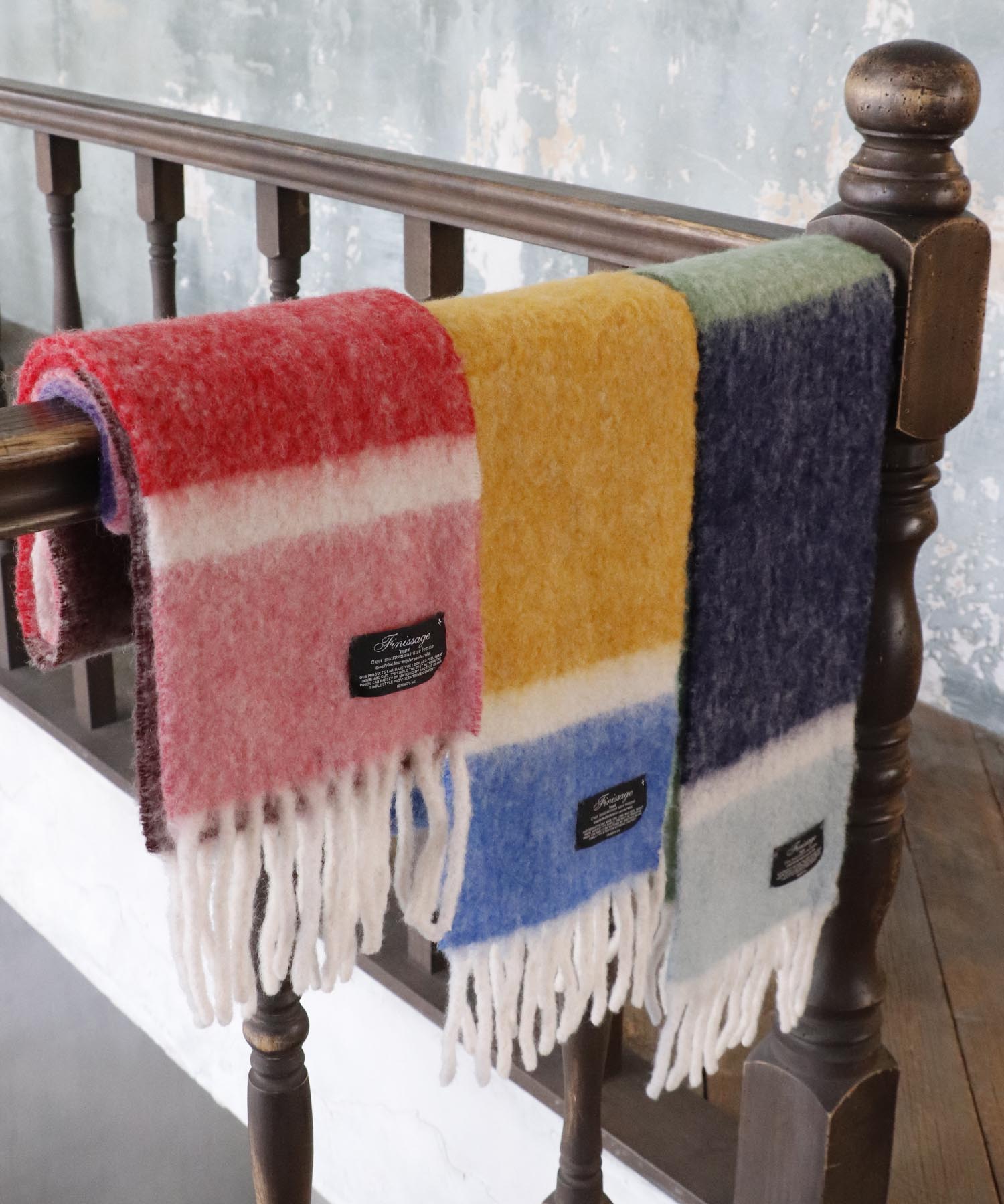 マルチカラーブークレマフラー