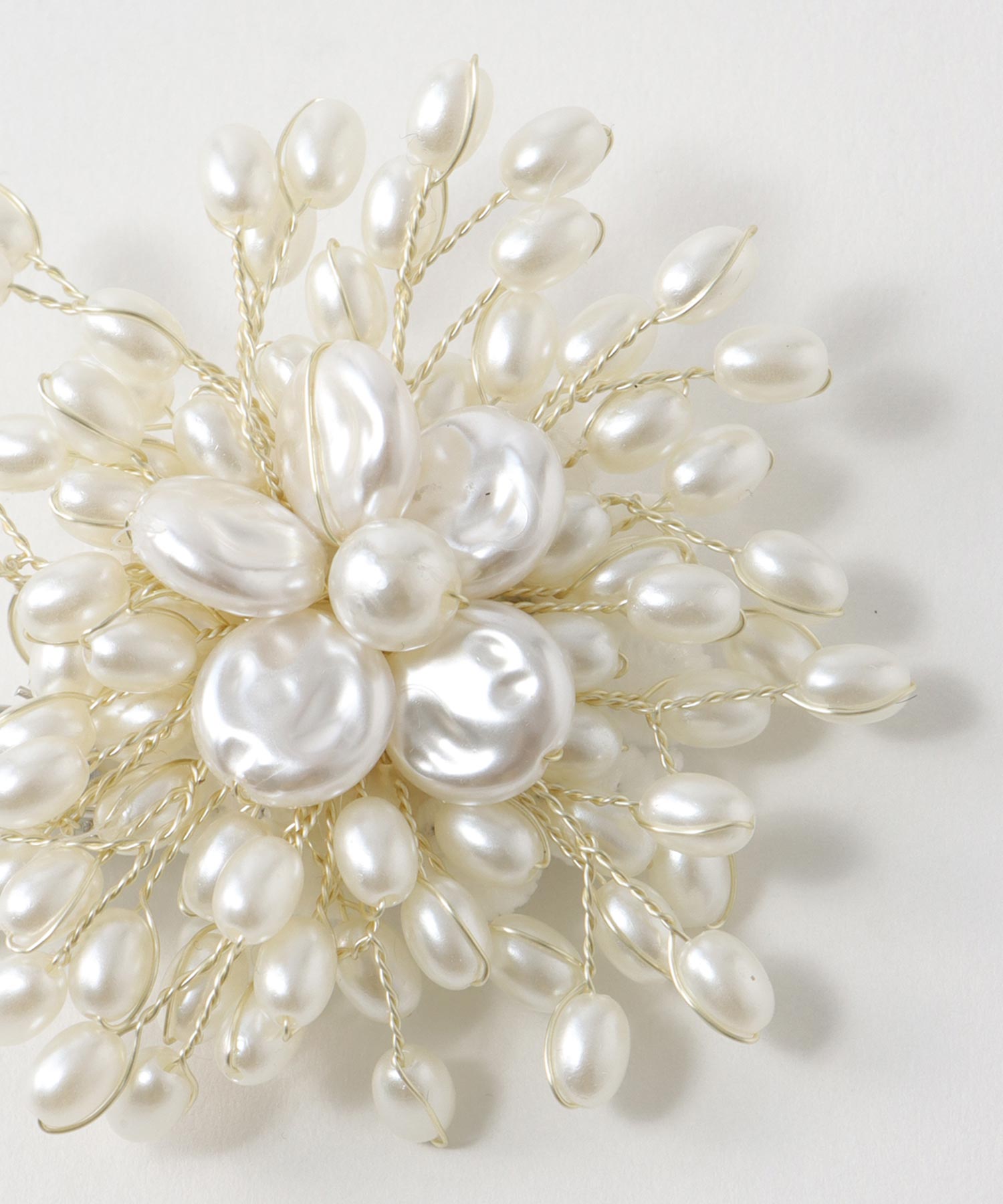 パールフラワーブローチ