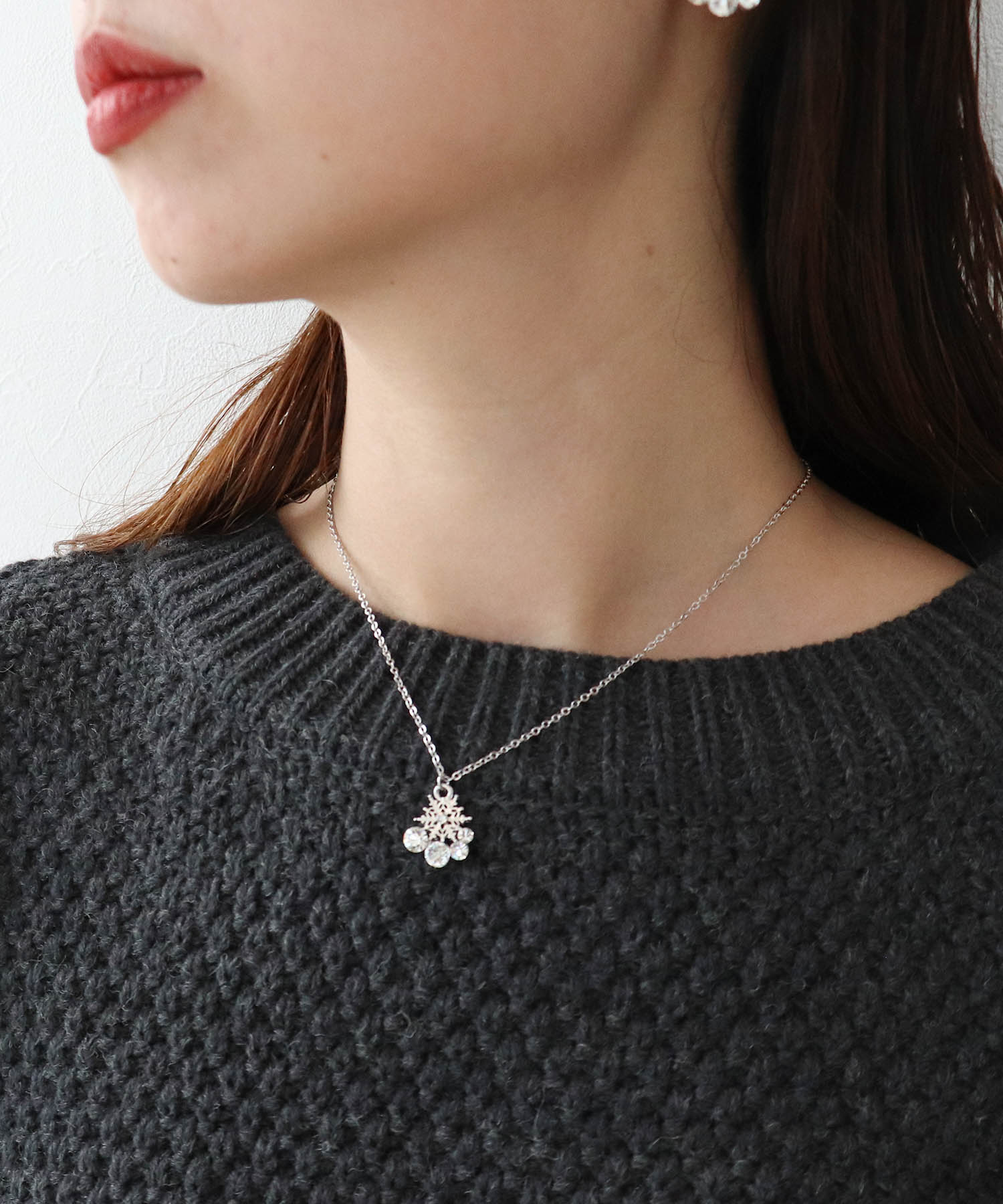 スノーフレークネックレス