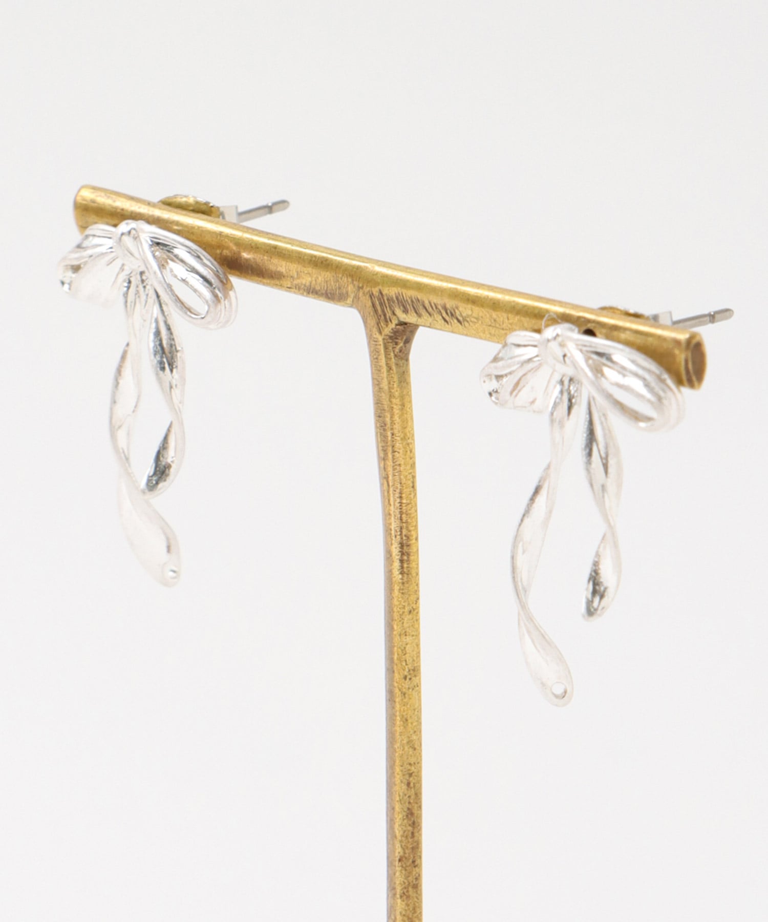 メタルリボンピアス