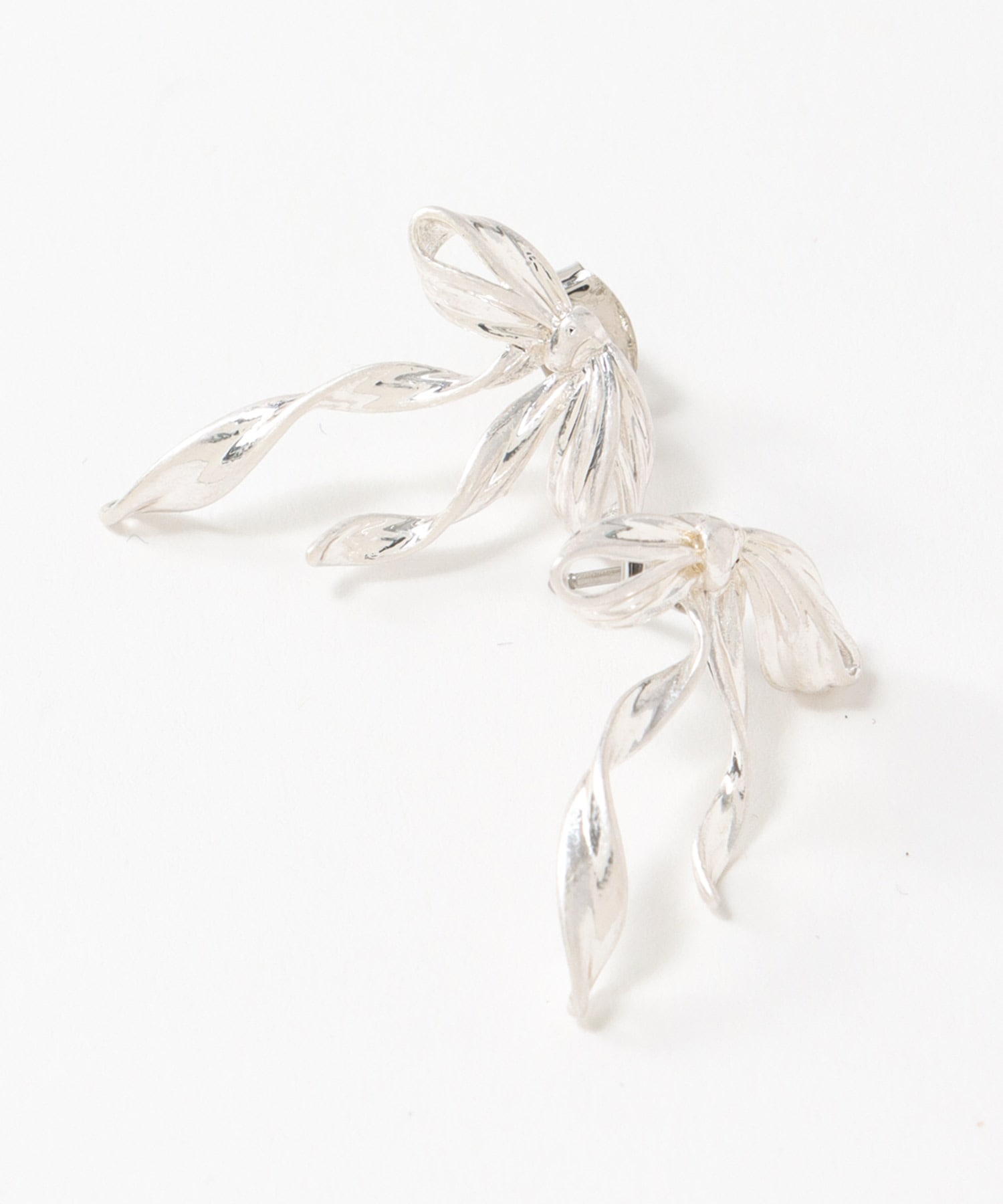 メタルリボンピアス