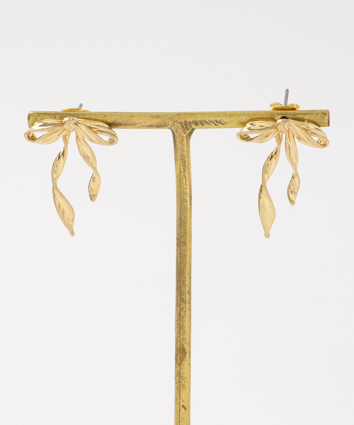 メタルリボンピアス