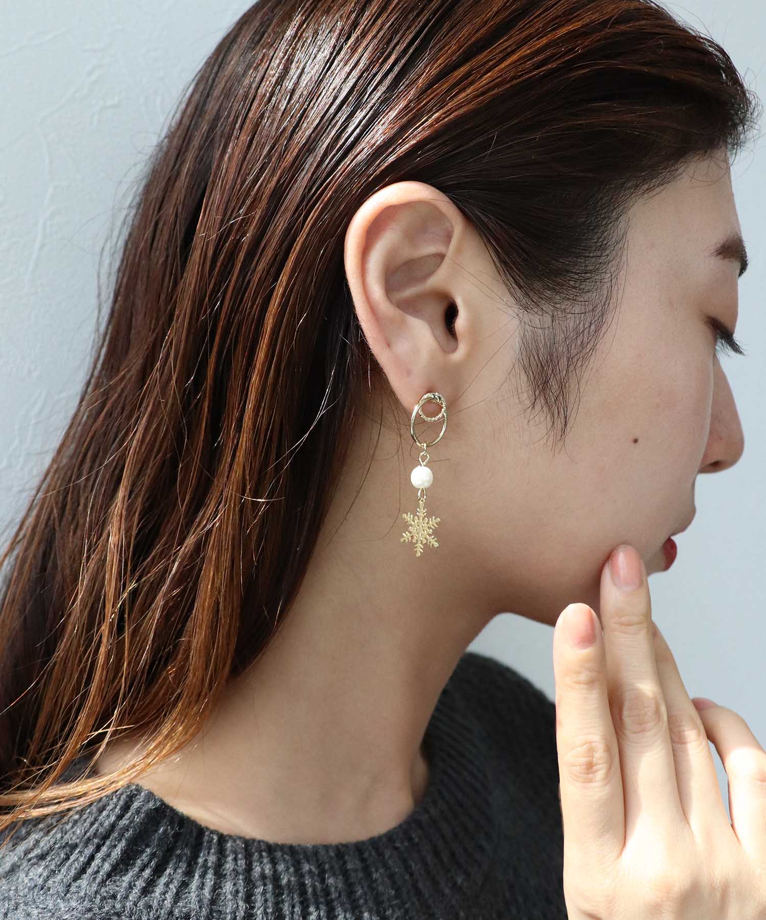 スノーフレークピアス